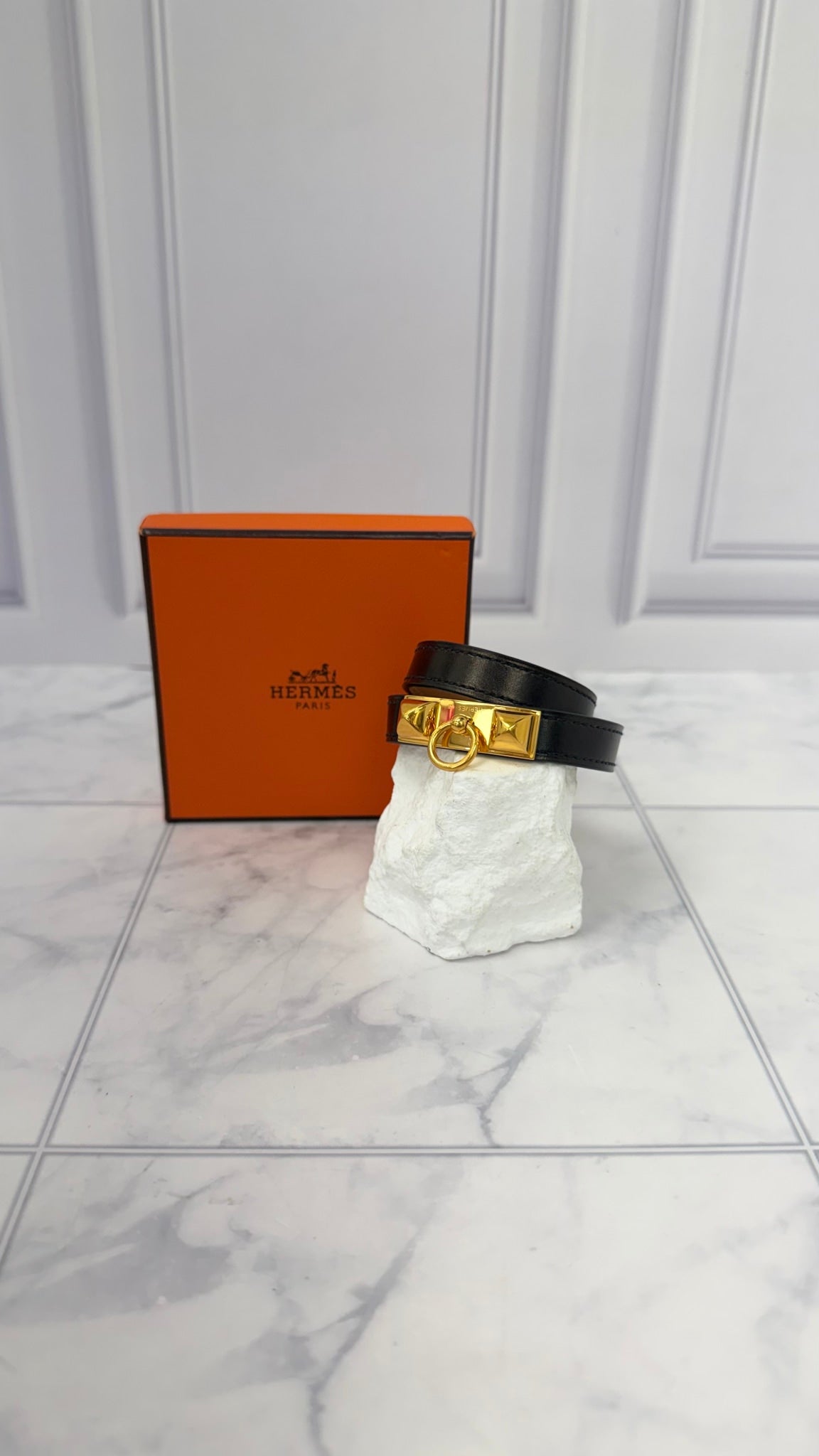LIKE NEW - Hermes Black Box Calfskin Leather Rivale Double Tour Bracelet