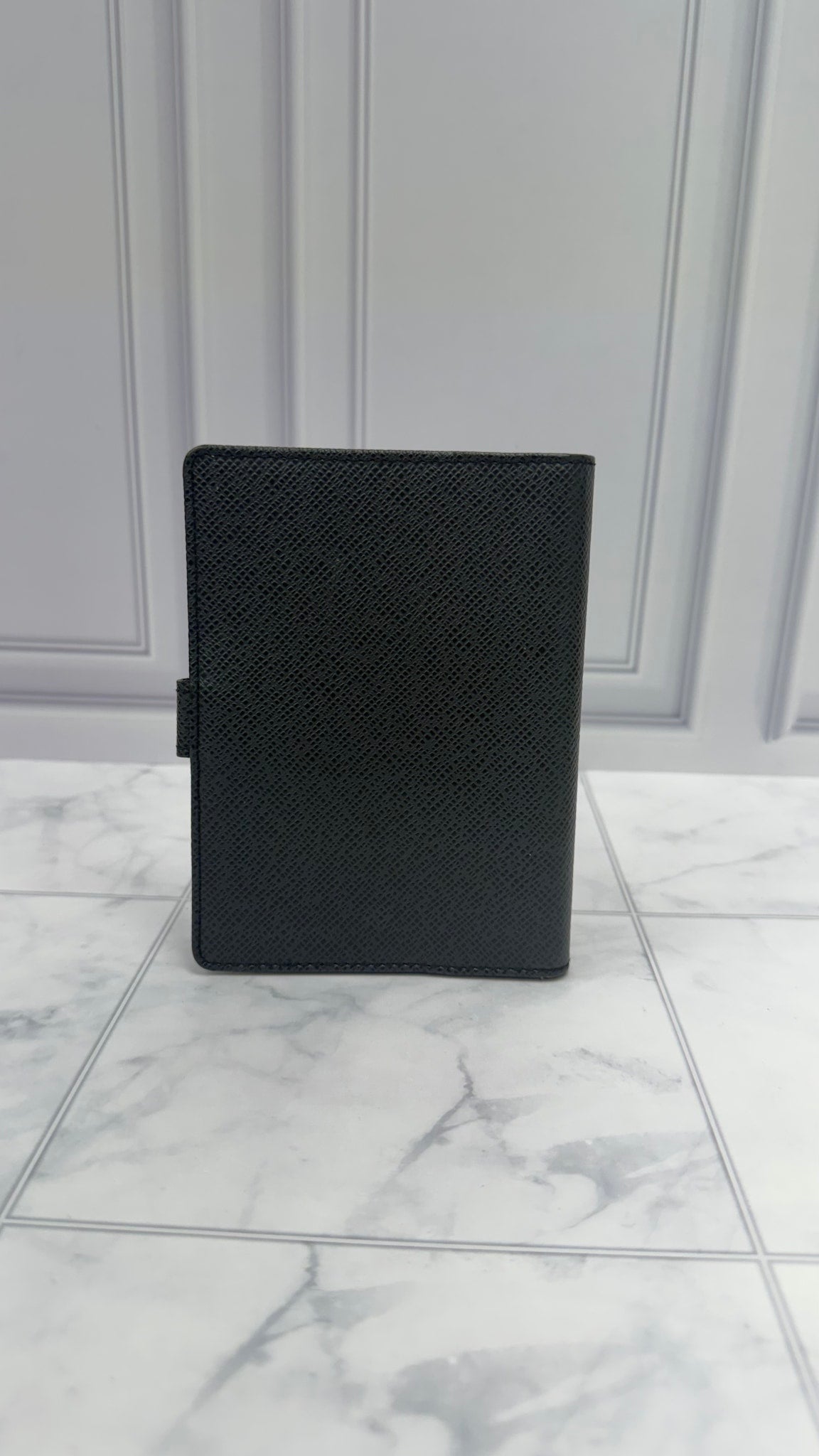 Louis Vuitton Black Taiga Passport Agenda PM