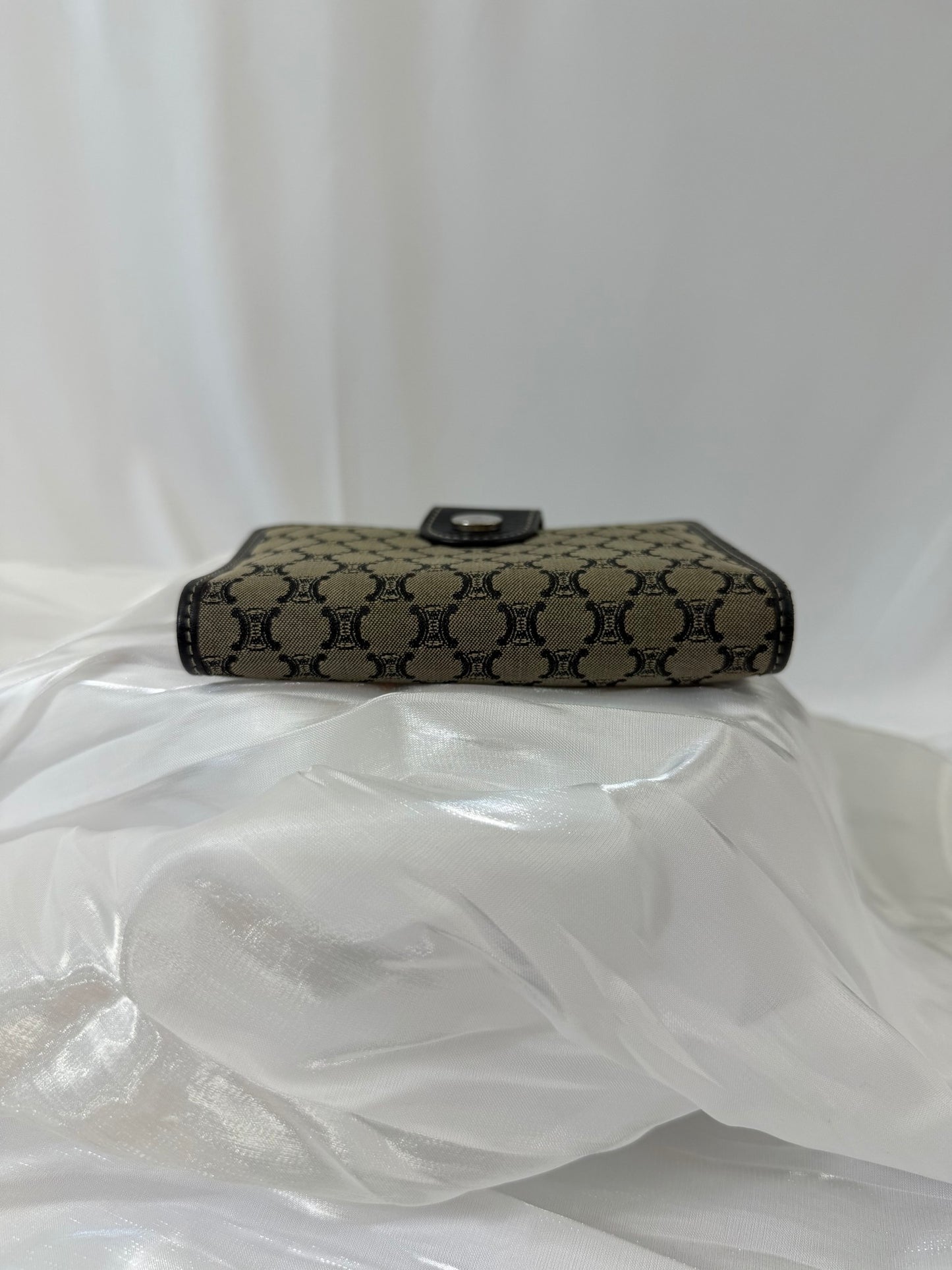 https://res.cloudinary.com/dyql5hig8/image/upload/v1759948188/dwkjy5oajyhka5cly96t.jpg