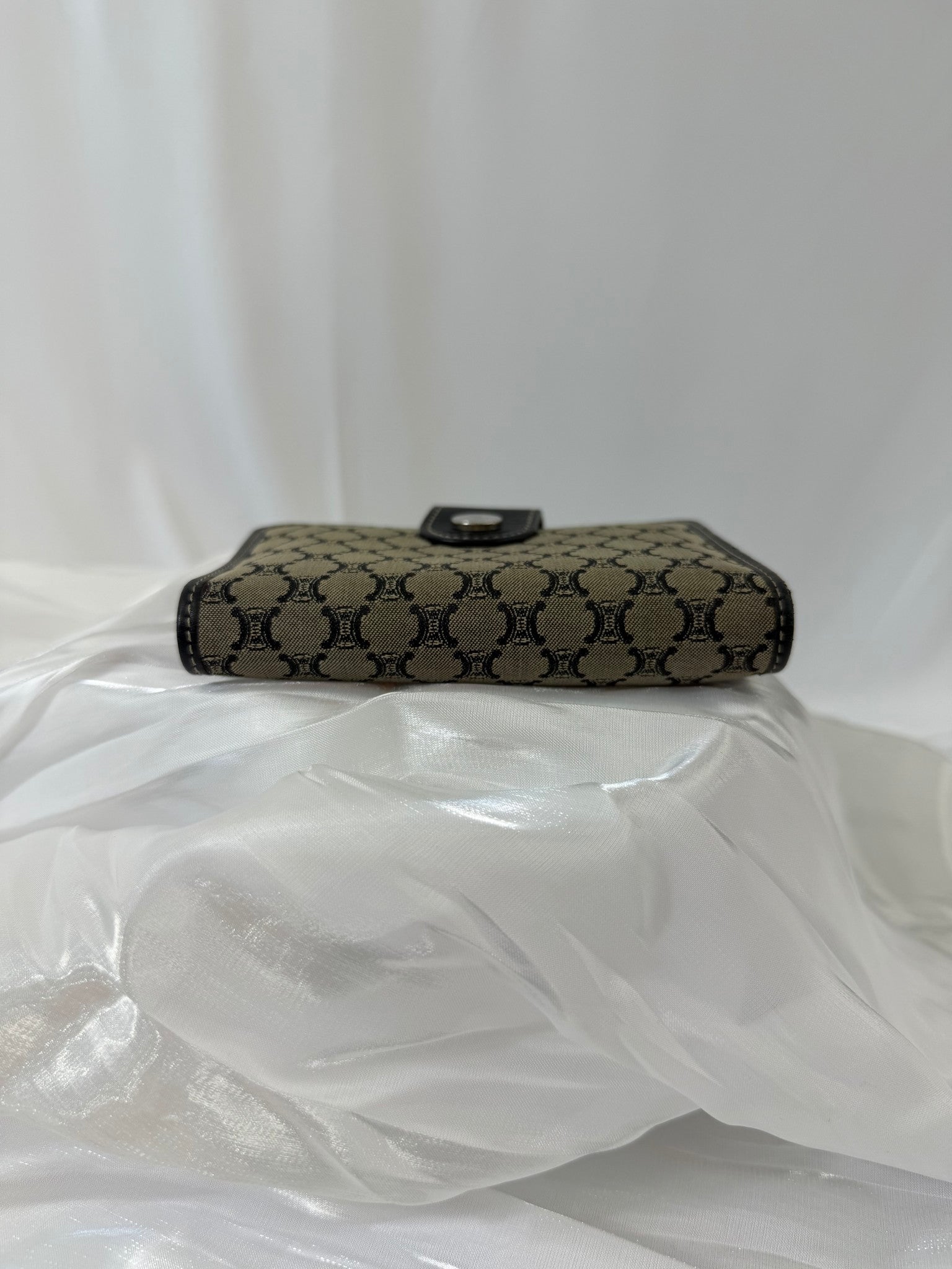https://res.cloudinary.com/dyql5hig8/image/upload/v1759948188/dwkjy5oajyhka5cly96t.jpg