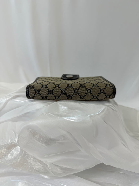 https://res.cloudinary.com/dyql5hig8/image/upload/v1759948188/dwkjy5oajyhka5cly96t.jpg