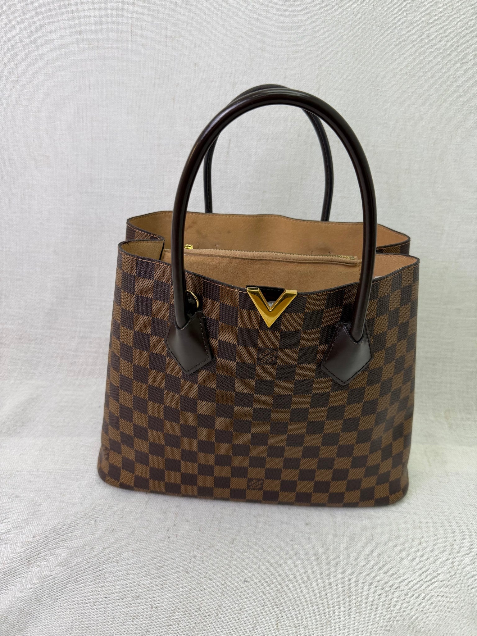 Louis Vuitton Damier Ebene Kensington V Bag