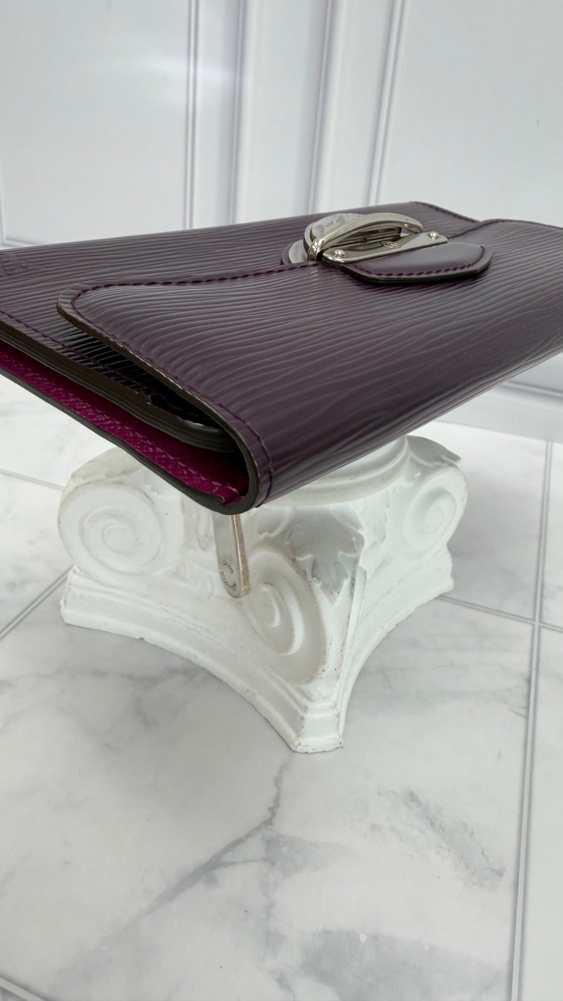 LIKE NEW- Louis Vuitton Plum Epi Cassis Eugenie Wallet