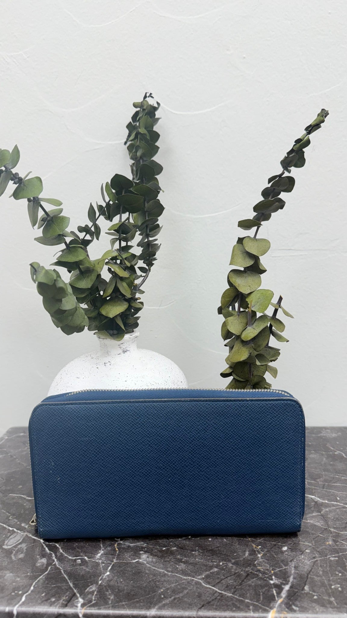 Louis Vuitton Navy Blue Taiga Leather Zippy Wallet