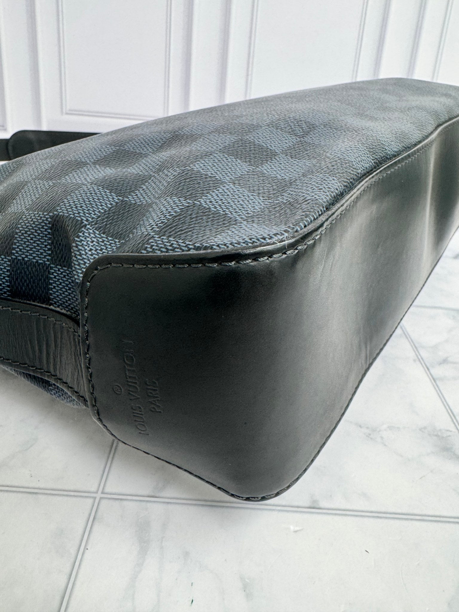 Louis Vuitton Damier Cobalt Greenwich Messenger Bag