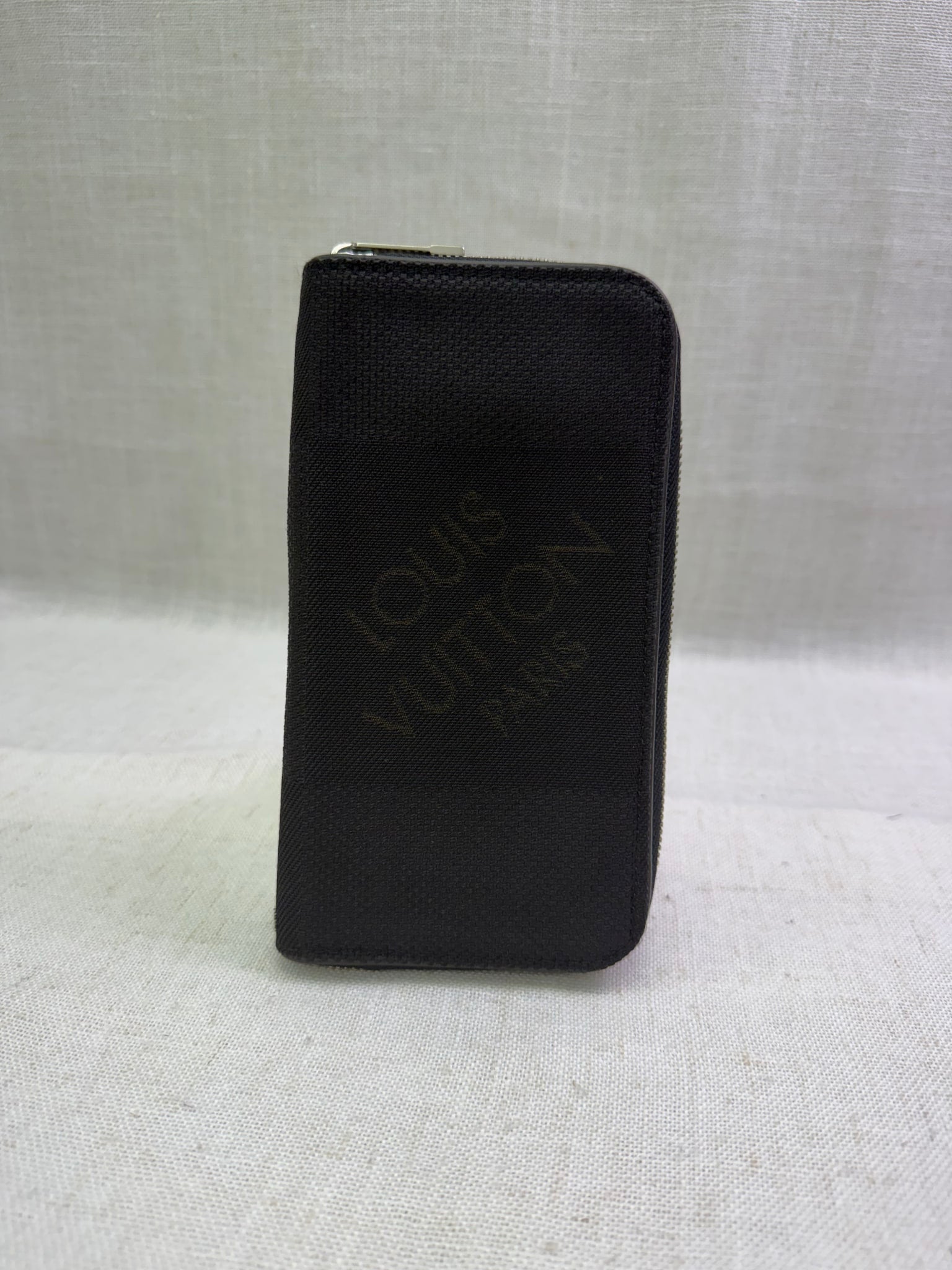 Louis Vuitton Black Damier Geant Vertical Zippy Wallet