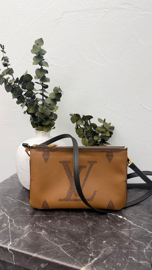 LIKE NEW -  Louis Vuitton Reverse Monogram Double Zip Pochette Crossbody Bag