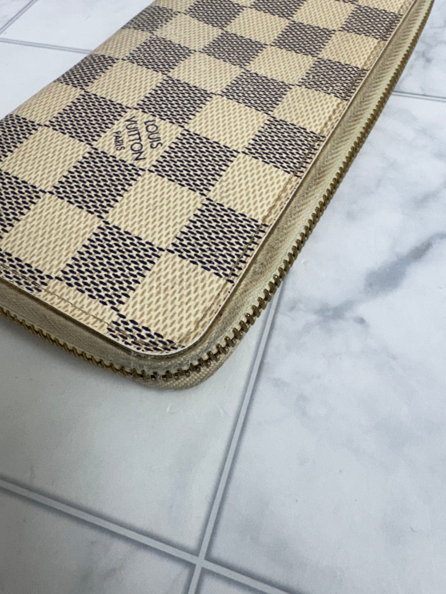 Louis Vuitton Damier Azur Zippy Wallet