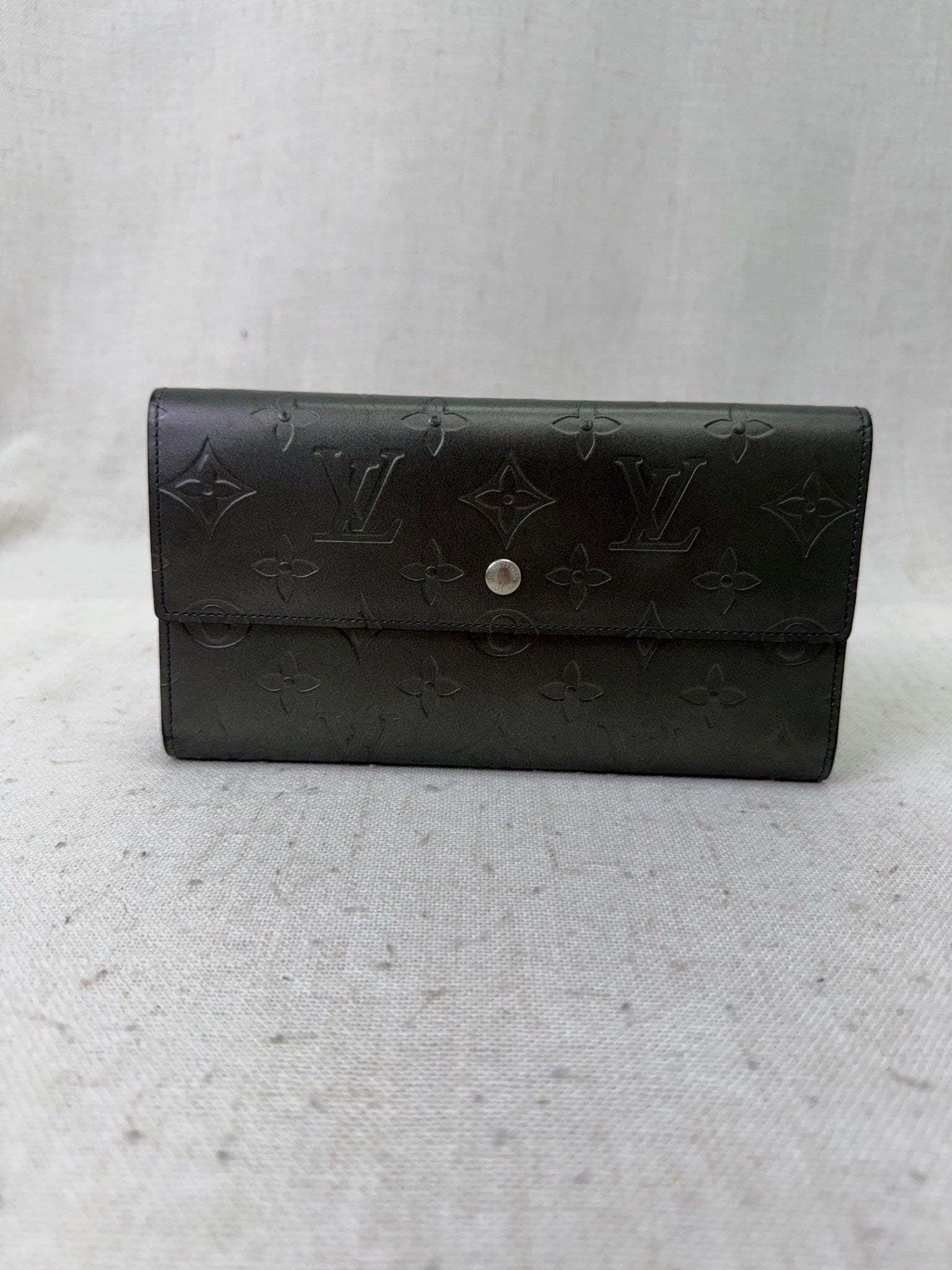Louis Vuitton Grey Matte Vernis International Wallet