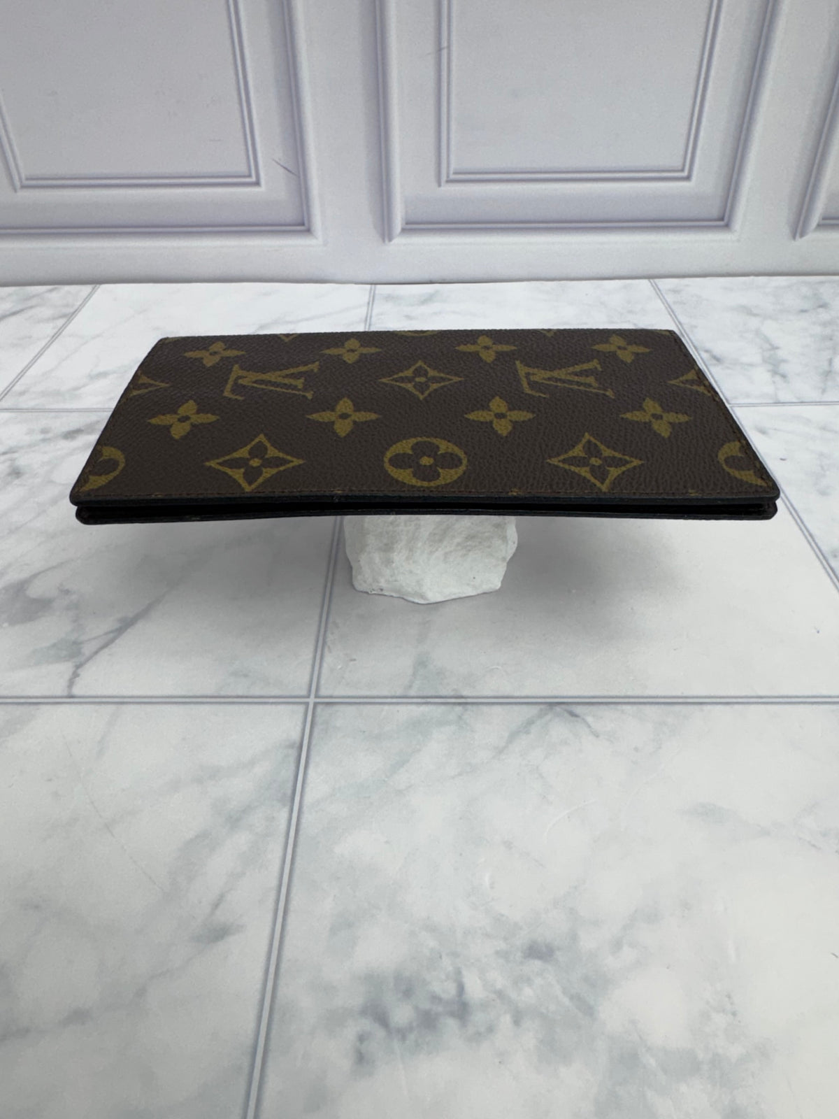 Louis Vuitton Monogram Checkbook Cover