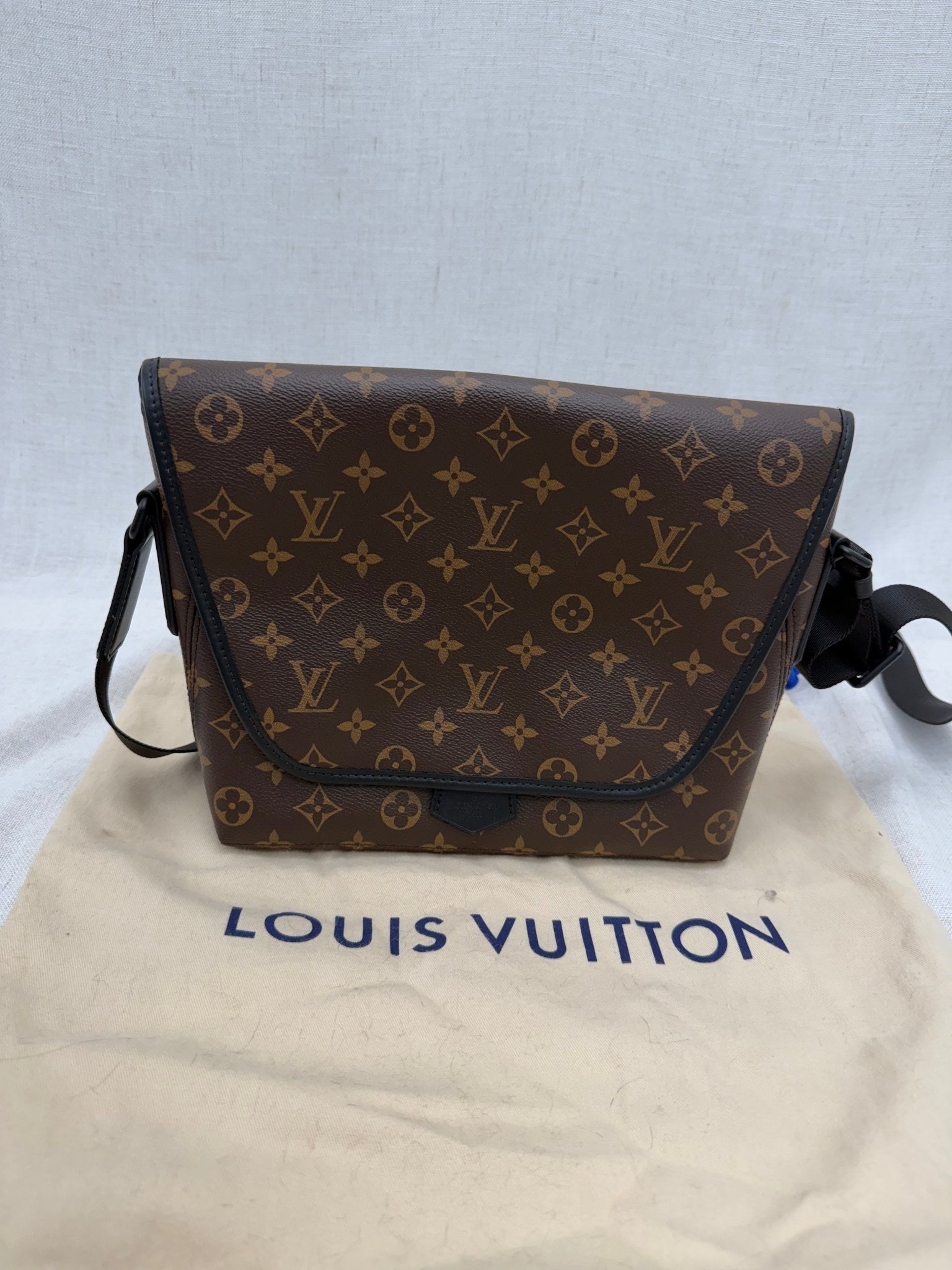 Louis Vuitton Monogram & Macassar Messenger Bag