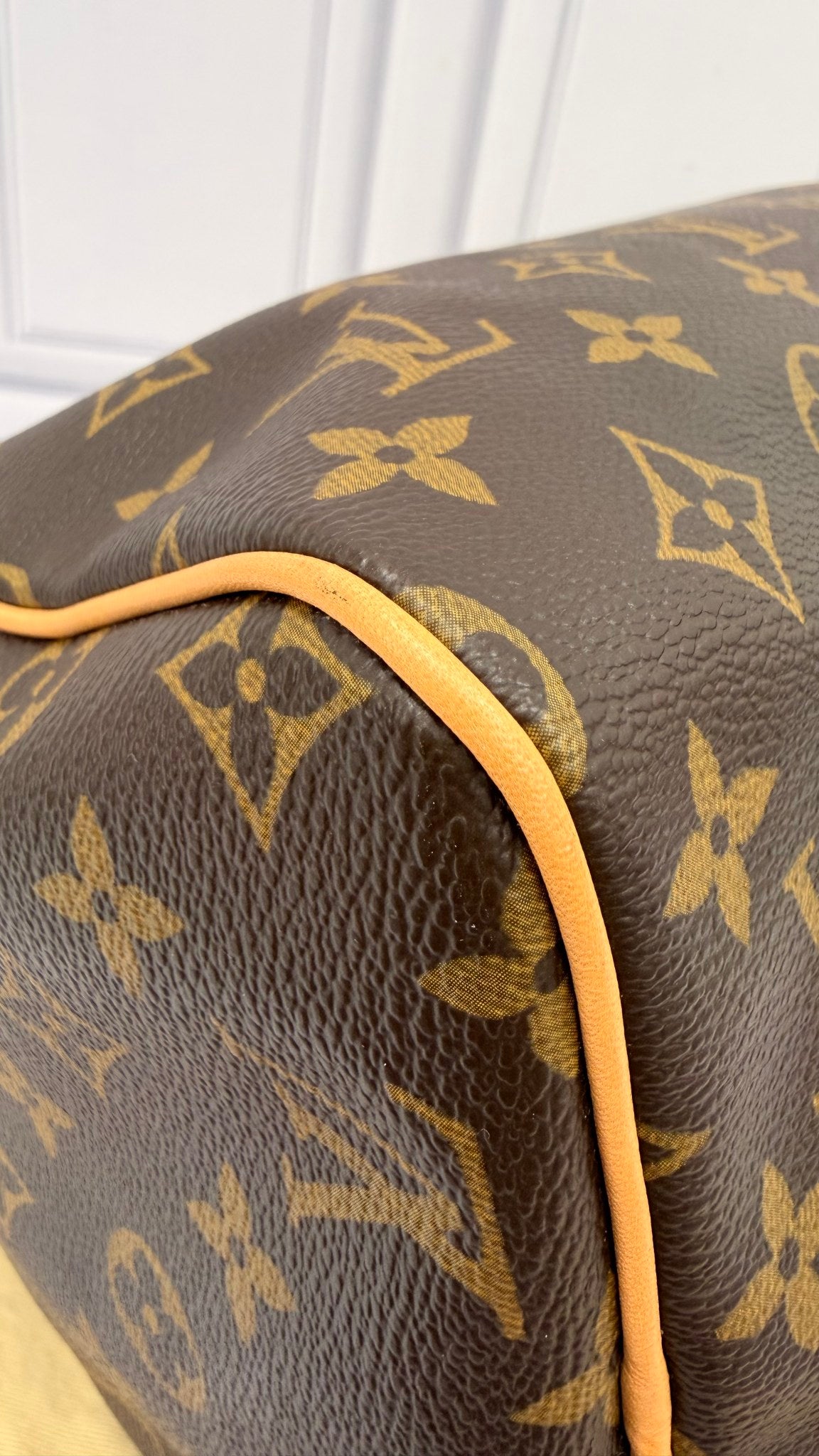 LIKE NEW- Louis Vuitton Monogram Speedy 30 