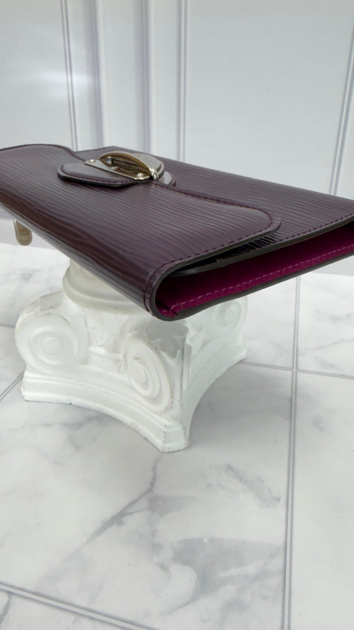 LIKE NEW- Louis Vuitton Plum Epi Cassis Eugenie Wallet