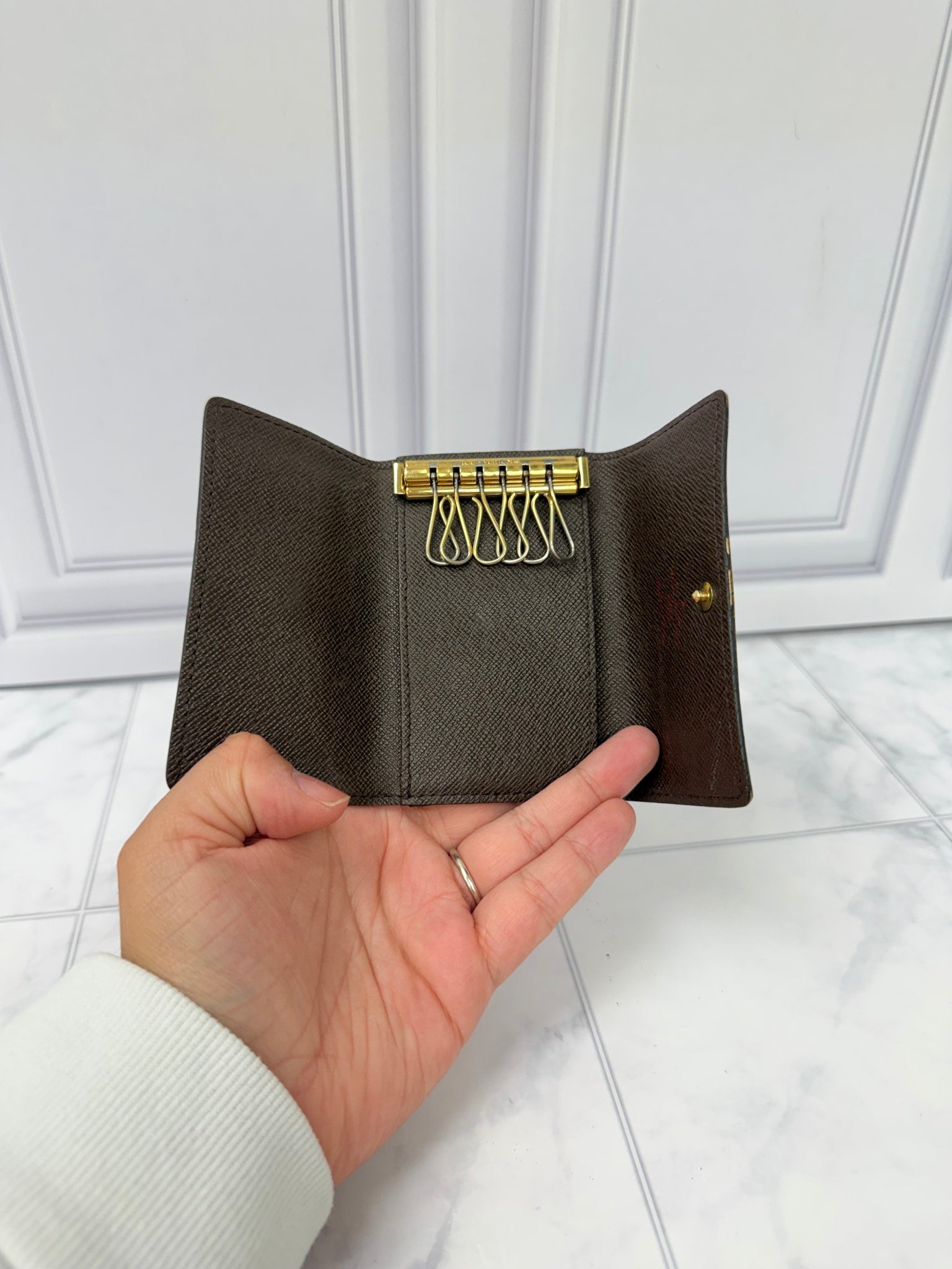 Louis Vuitton Damier Ebene 6 Key Holder 