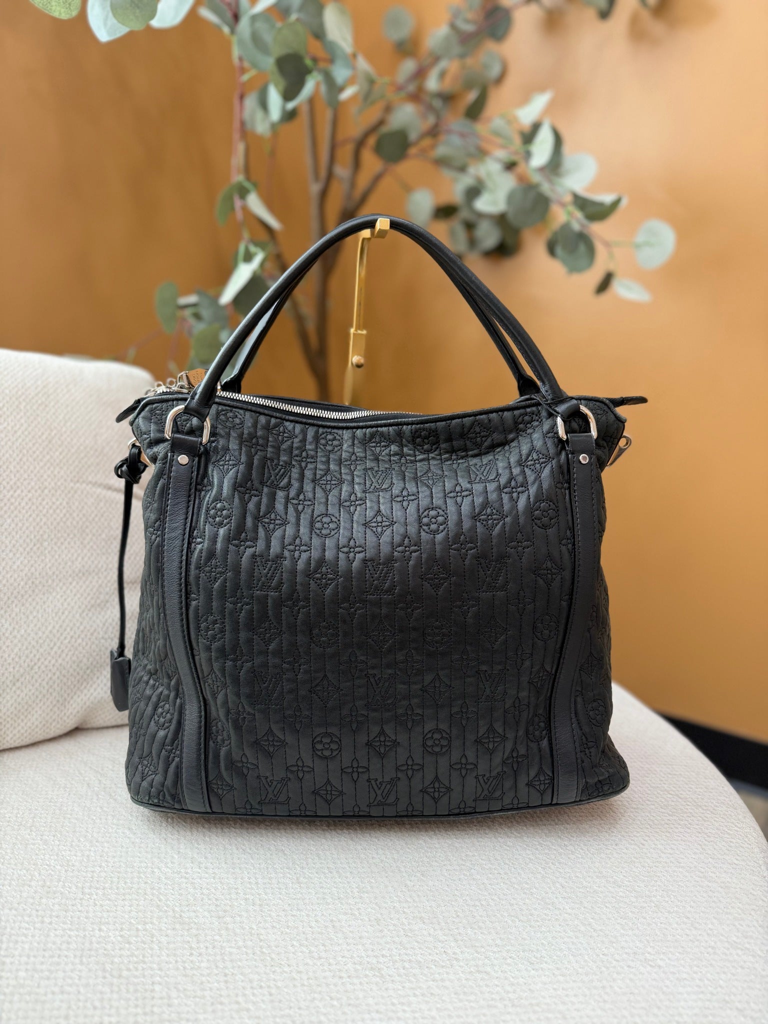 Louis Vuitton Black Leather Antheia Ixia MM Shoulder Bag