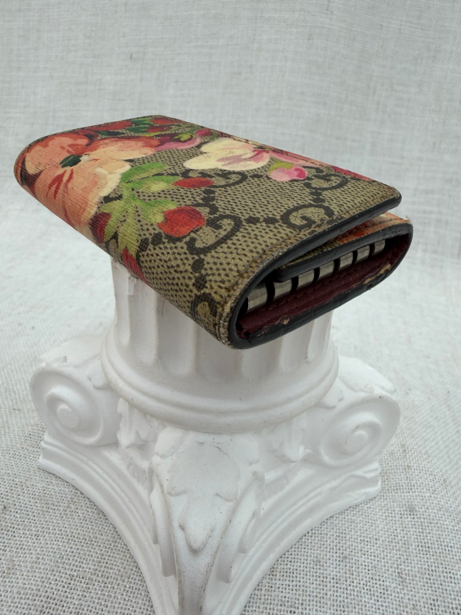 Gucci Pink Blooms Supreme Canvas 6 Key Ring Case