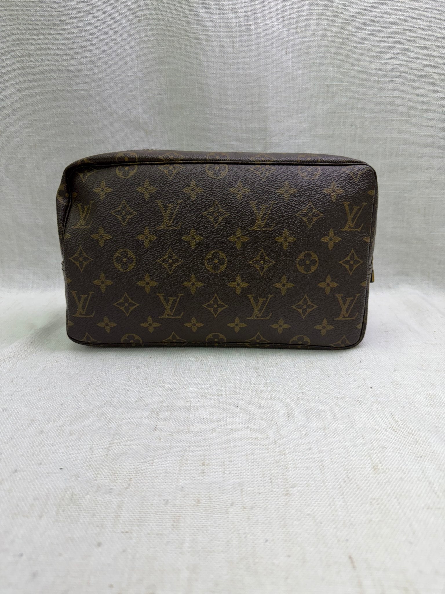 Louis Vuitton Monogram Toiletry Trousse 28 Pouch