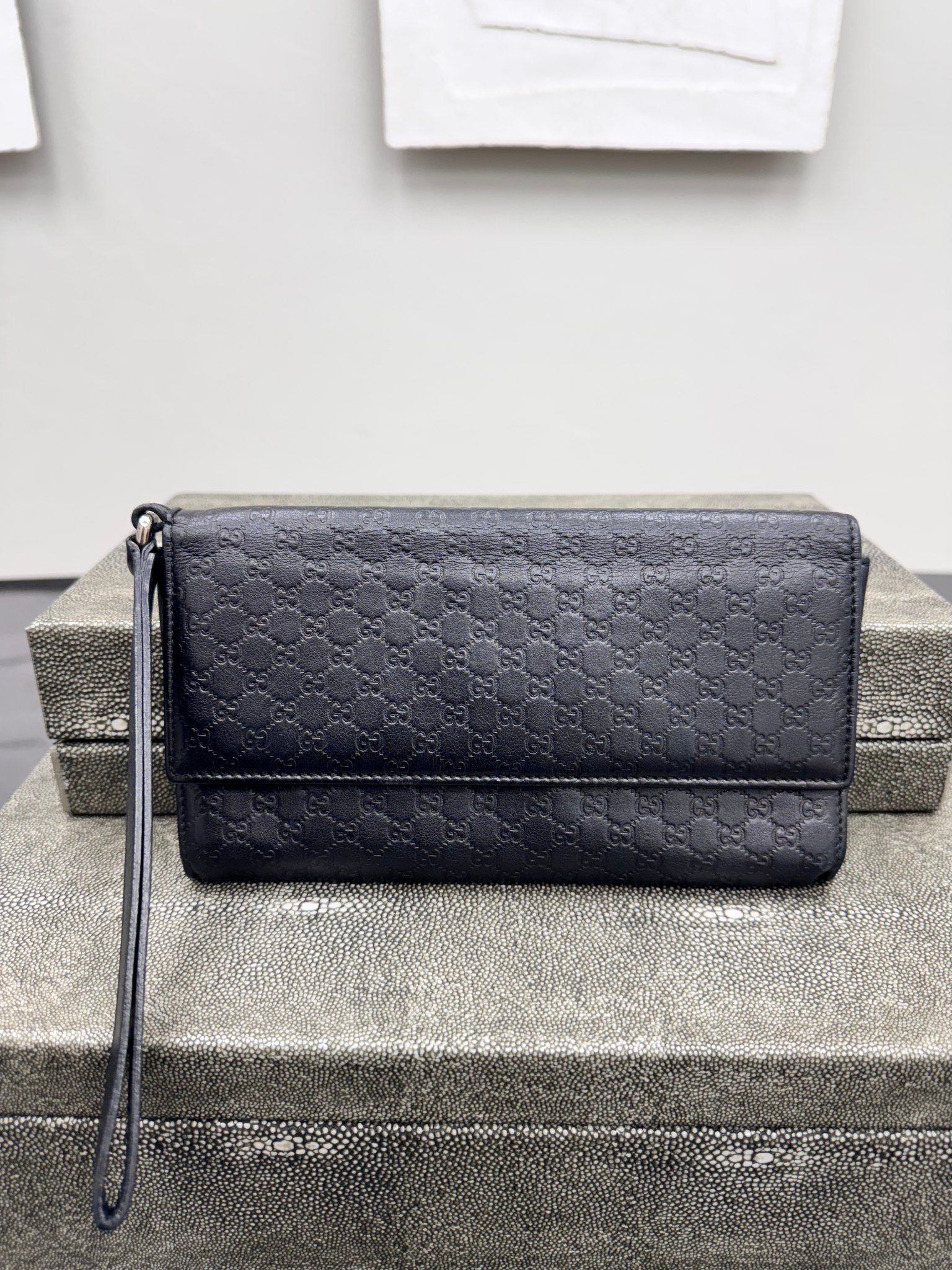 Gucci Black Microguccissima Embossed Leather Wristlet
