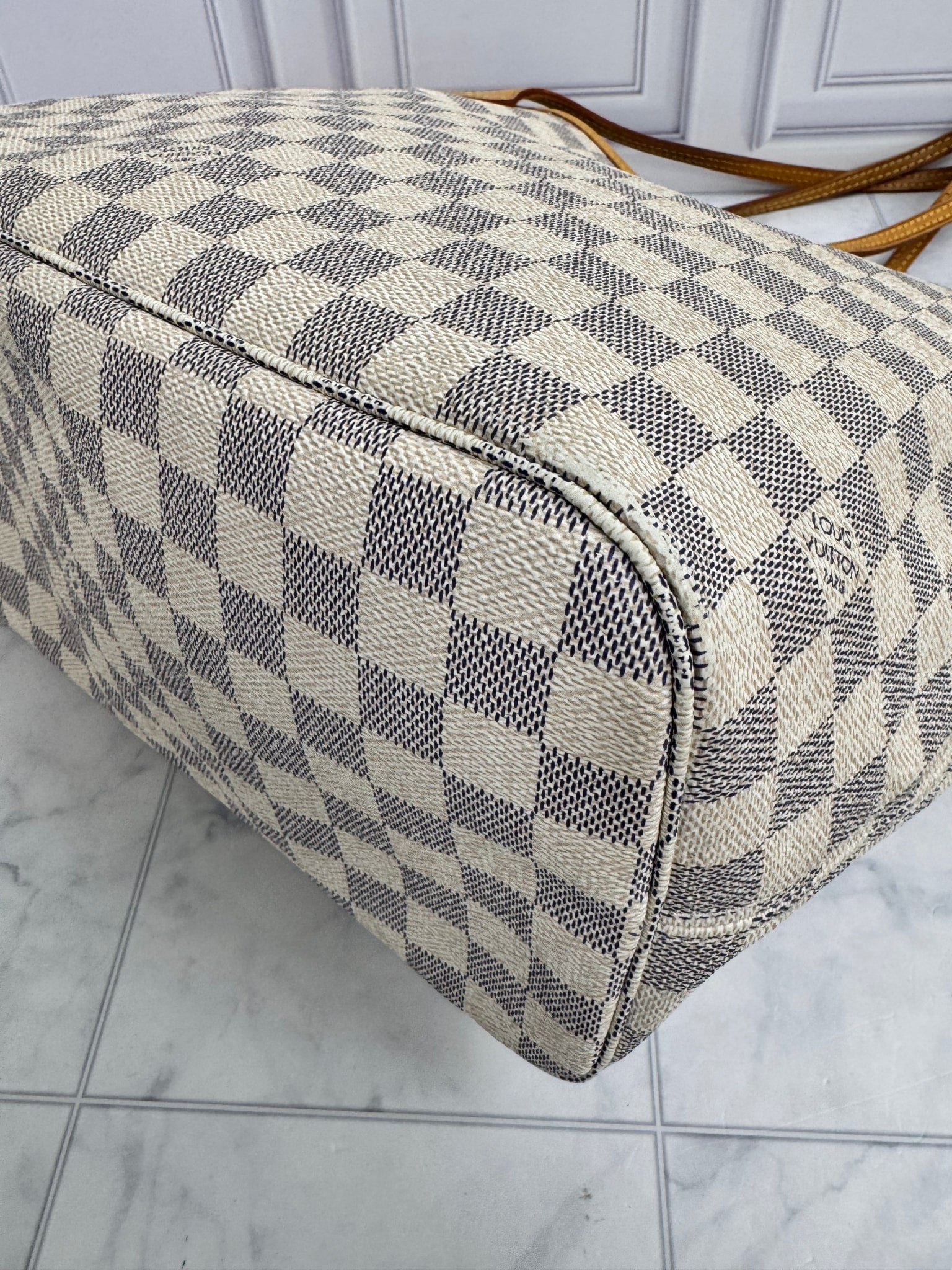 Louis Vuitton Damier Azur Neverfull Tote Bag MM