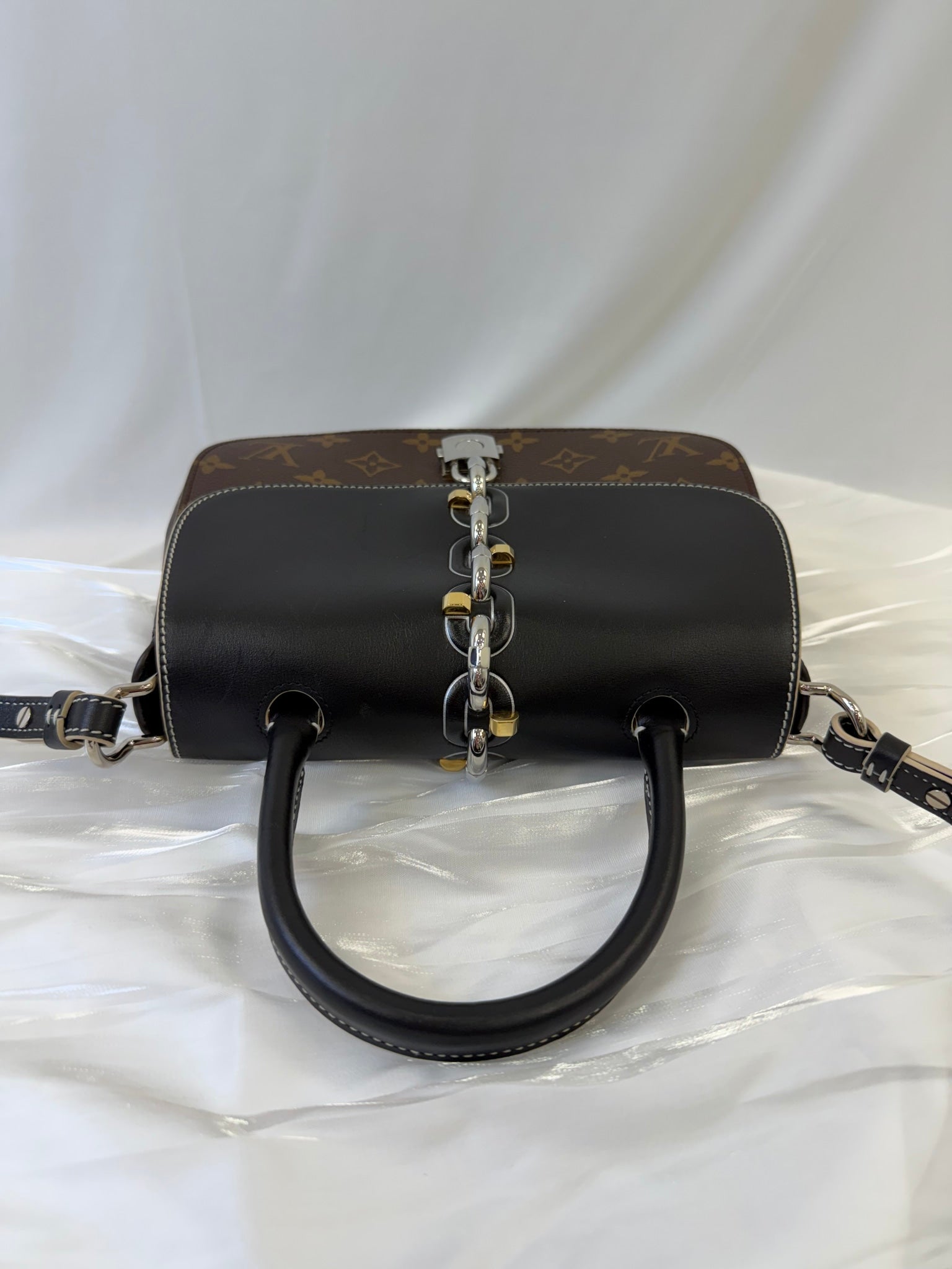 Louis Vuitton Monogram Chain It PM Handbag