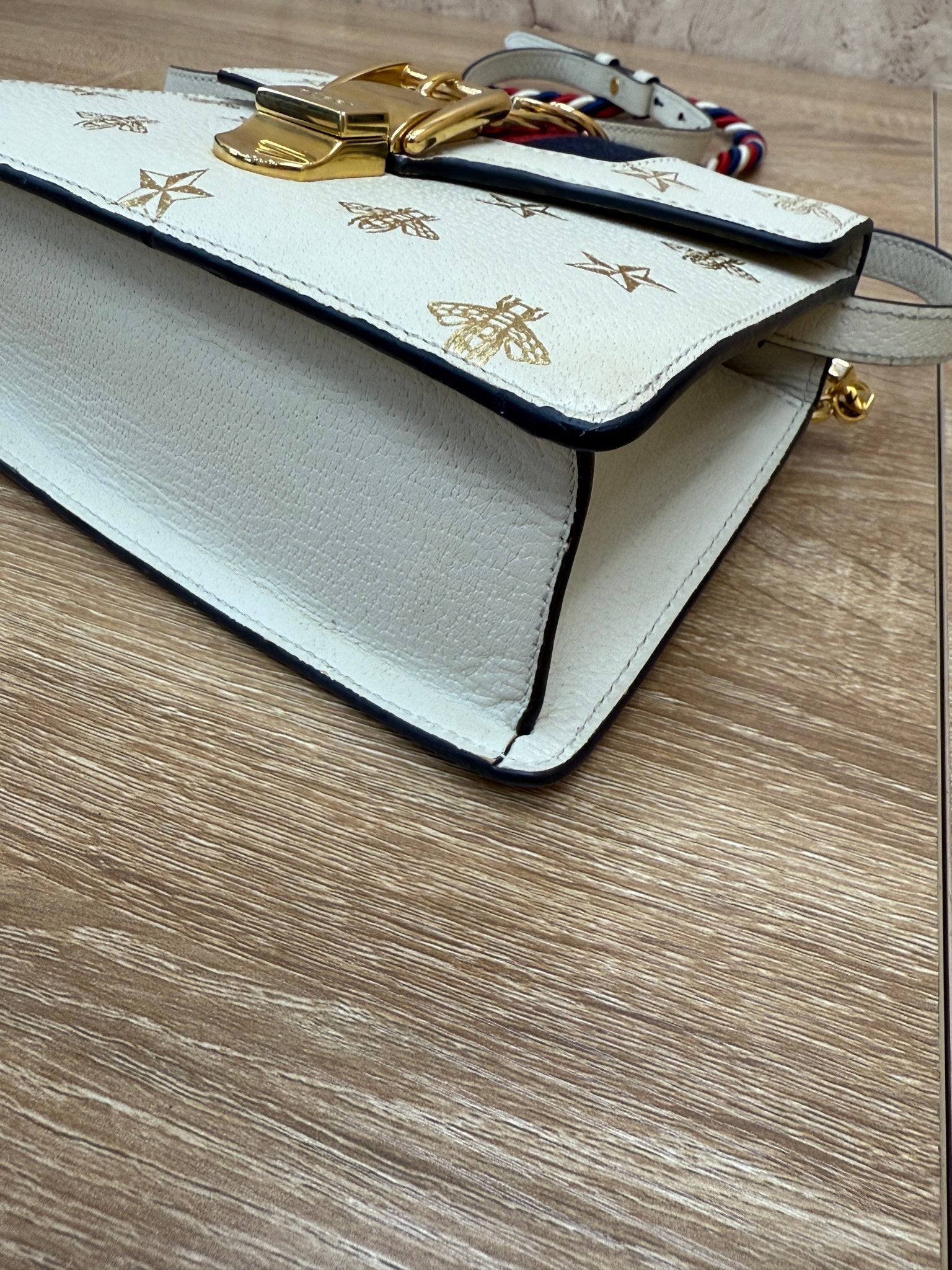 https://res.cloudinary.com/dyql5hig8/image/upload/v1754591038/fbyfmaekjqryhsmljby3.jpg