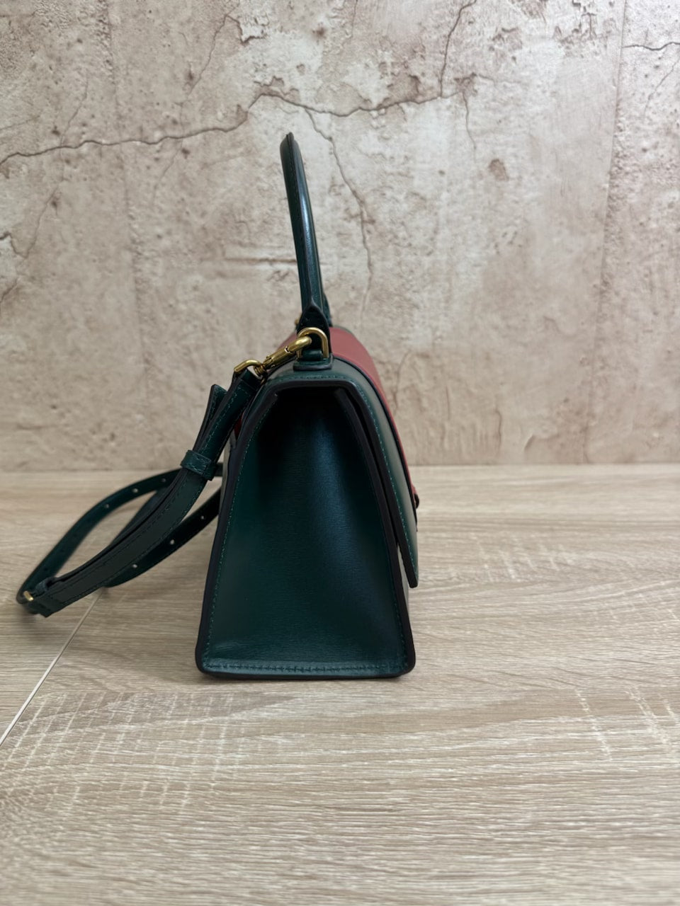 https://res.cloudinary.com/dyql5hig8/image/upload/v1755113895/fcgw1kvr3sxkjlaattqu.jpg