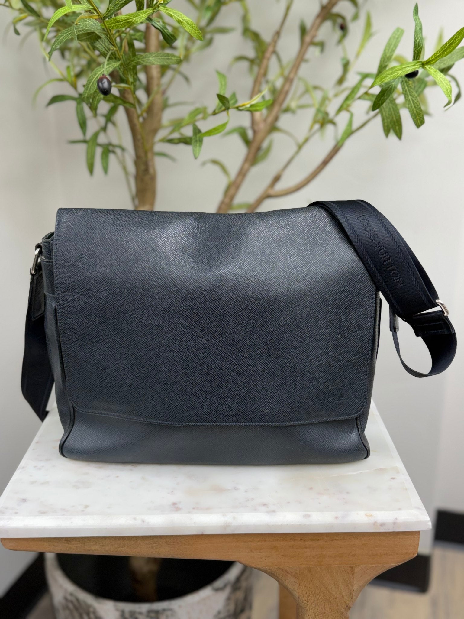 Louis Vuitton Navy Leather Taiga Roman Messenger Bag