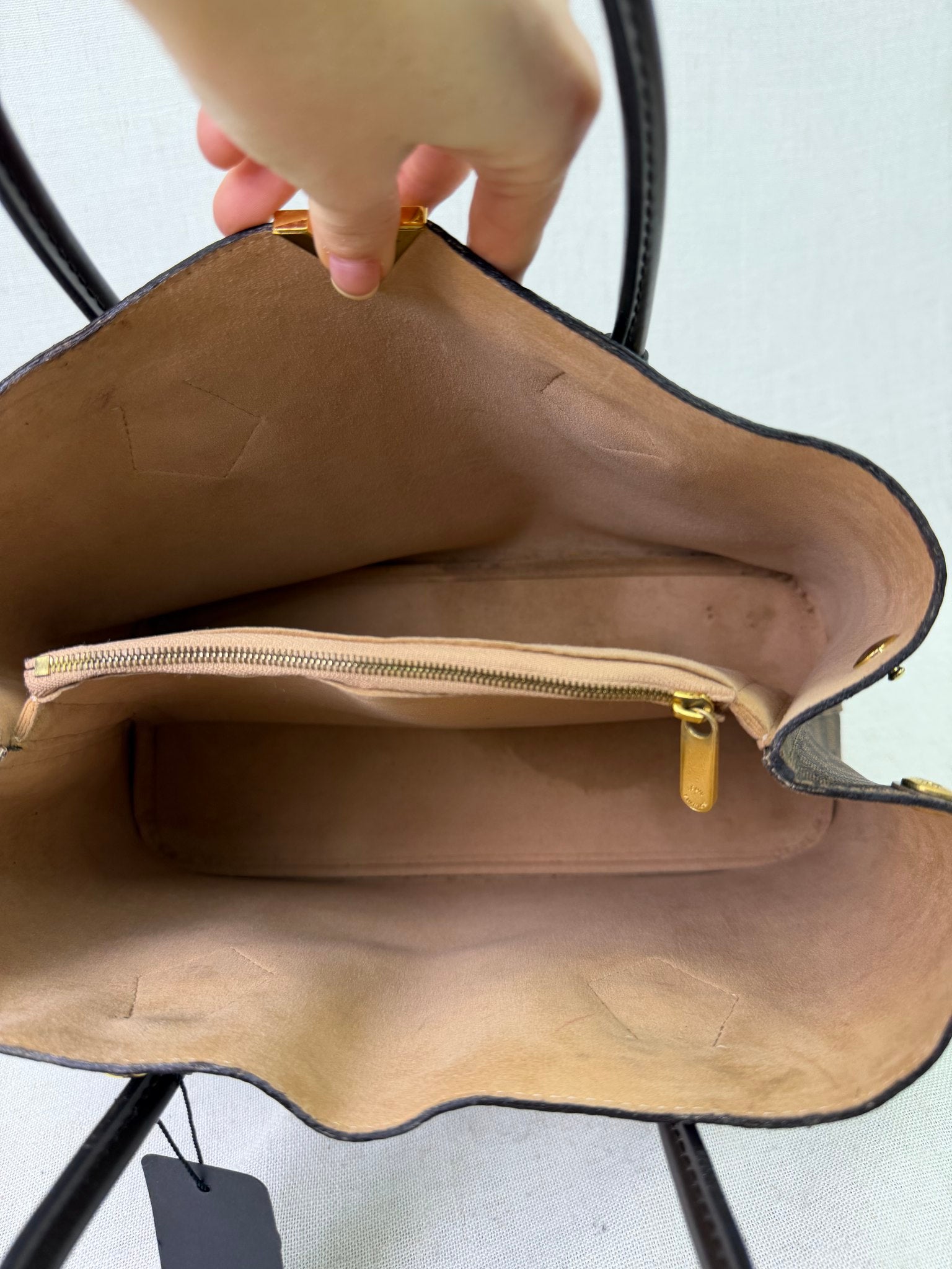 Louis Vuitton Damier Ebene Kensington V Bag