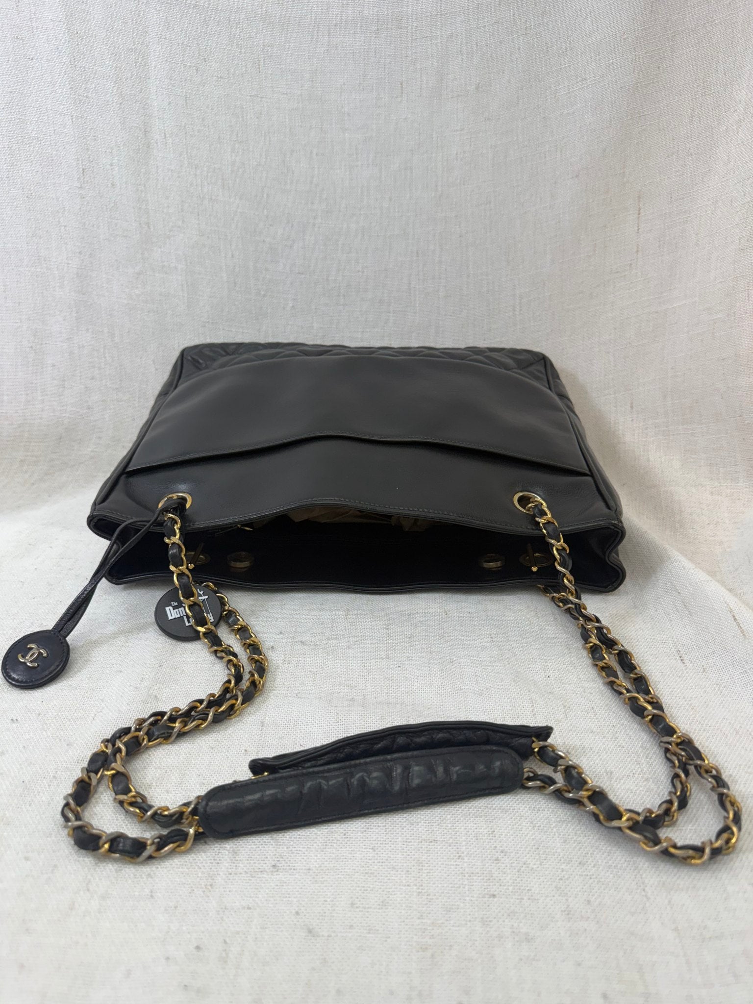 Chanel Black Lambskin Chain Shoulder bag