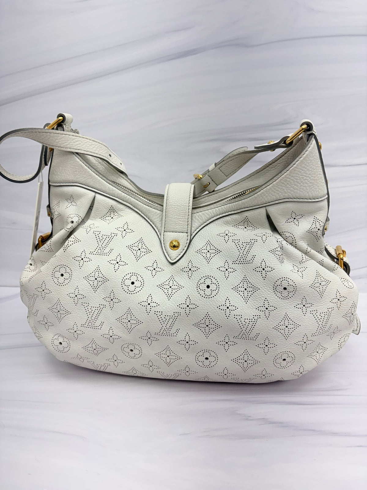 Louis Vuitton White Leather Monogram Mahina Hobo Shoulder Bag