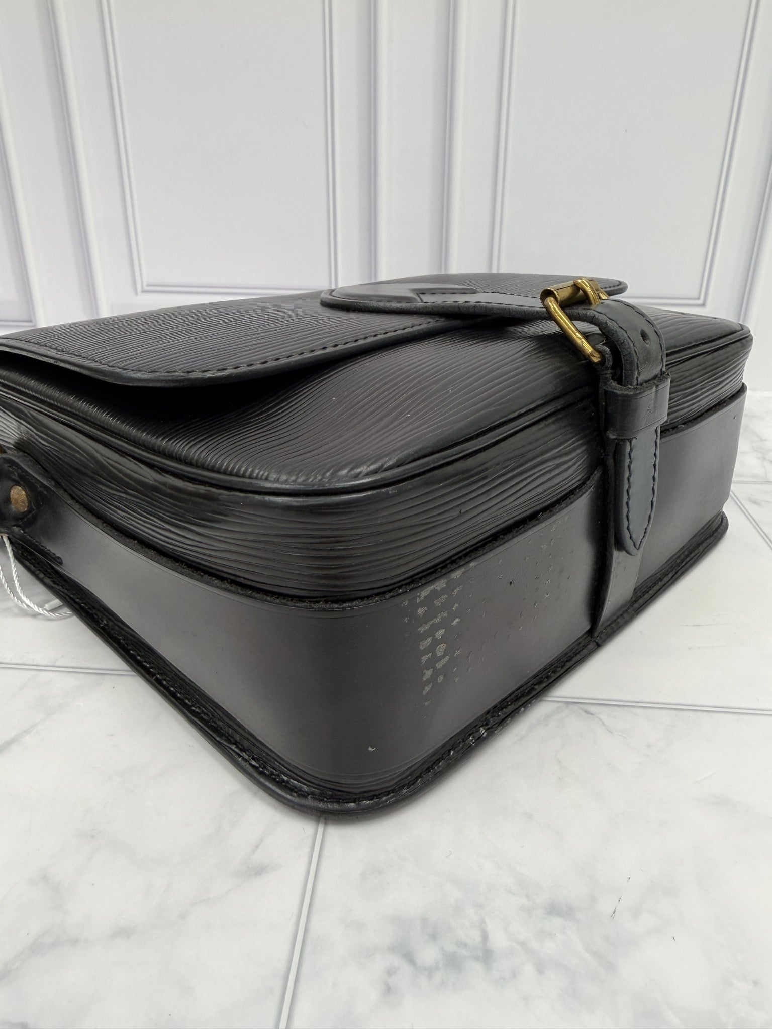 Louis Vuitton Black Epi Cartouchiere MM Shoulder Bag