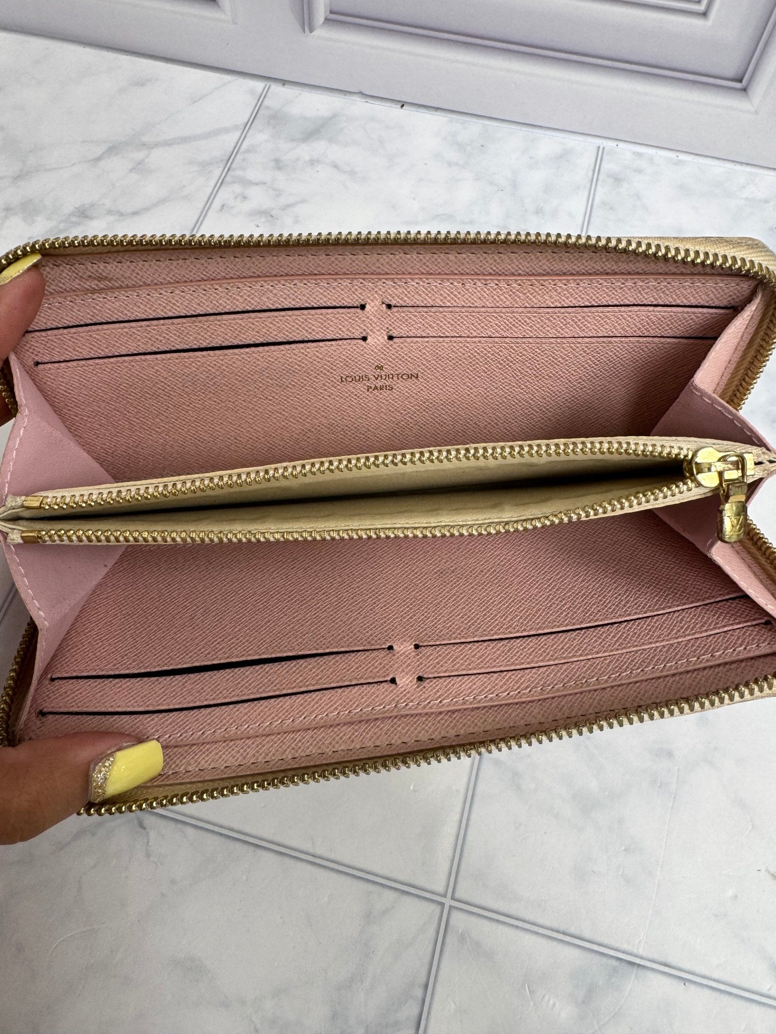 Louis Vuitton Damier Azur Zippy Wallet