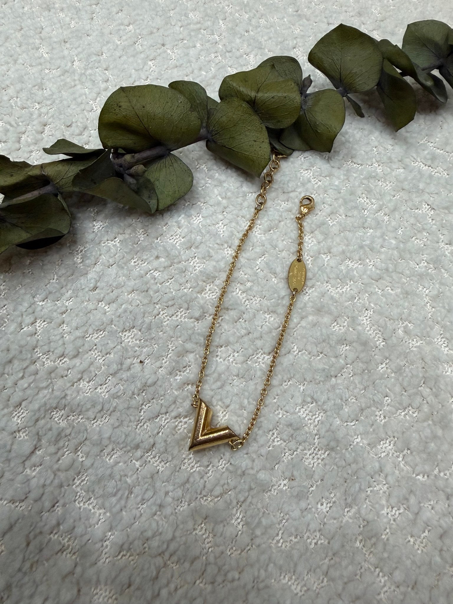 Louis Vuitton Gold Tone Essential V Bracelet 