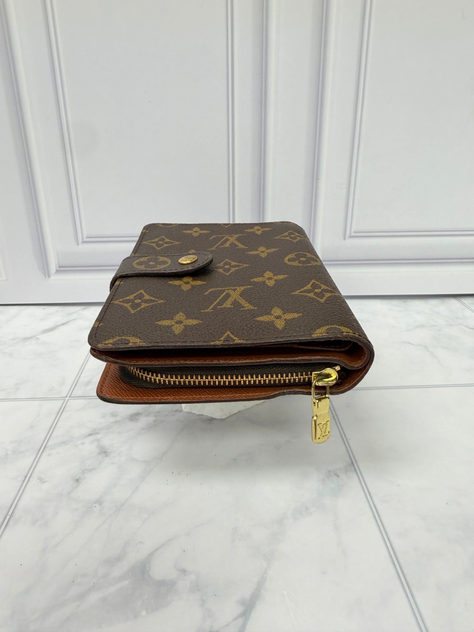 Louis Vuitton Monogram Porte Papier Bifold Zippy Wallet 
