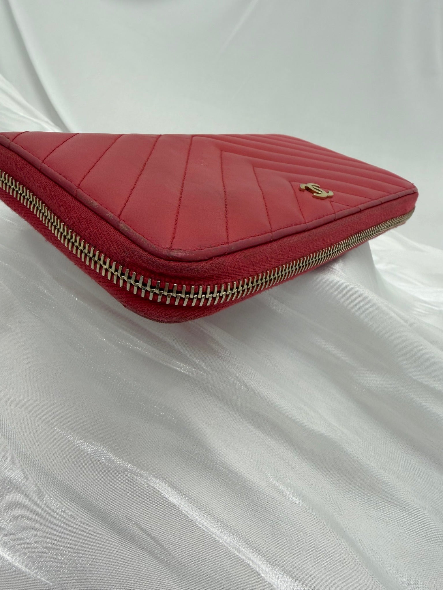 Chanel Pink Chevron Leather Zippy Wallet 
