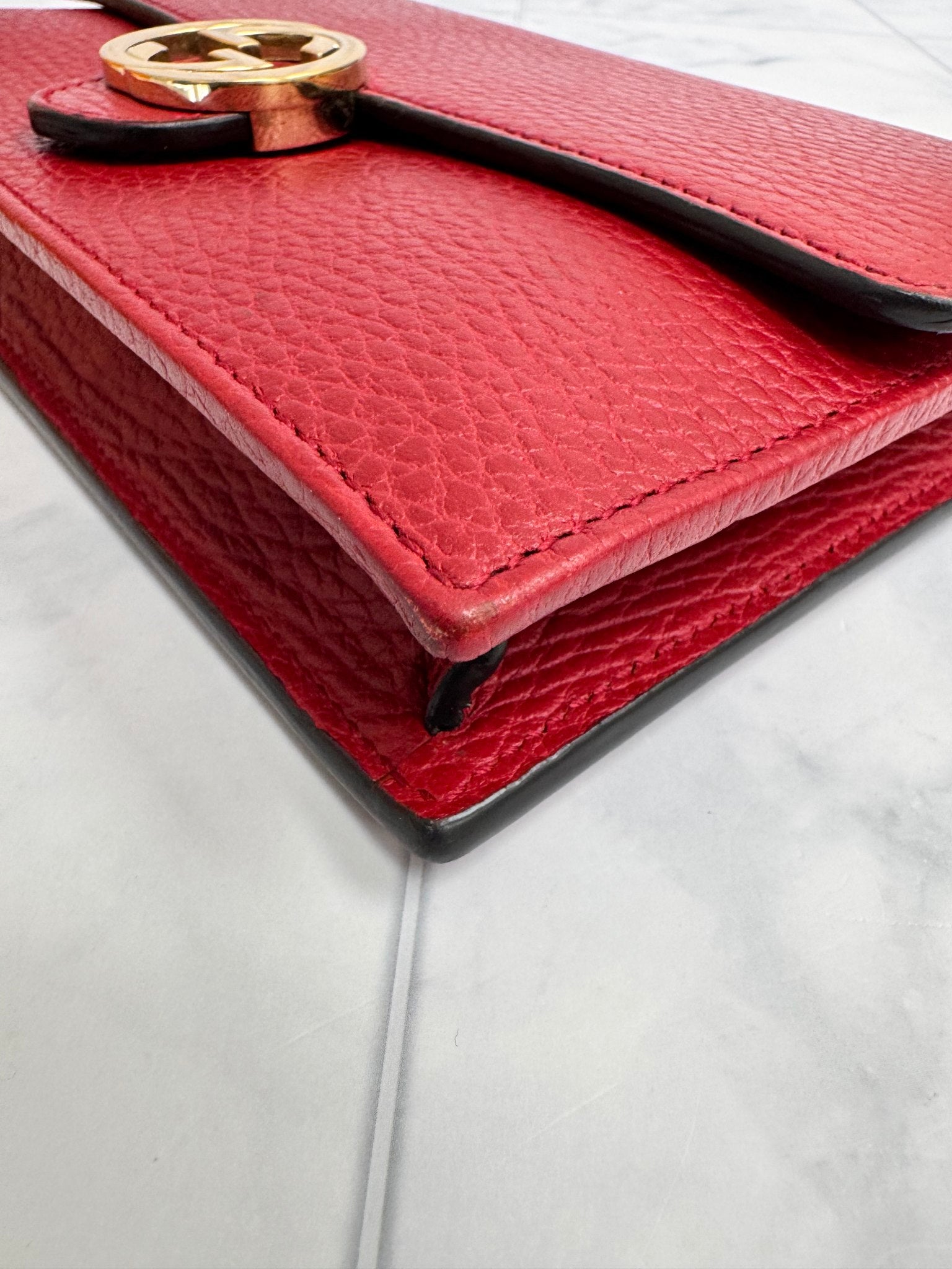 Gucci Red Grained Leather Interlocking G Wallet On A Chain
