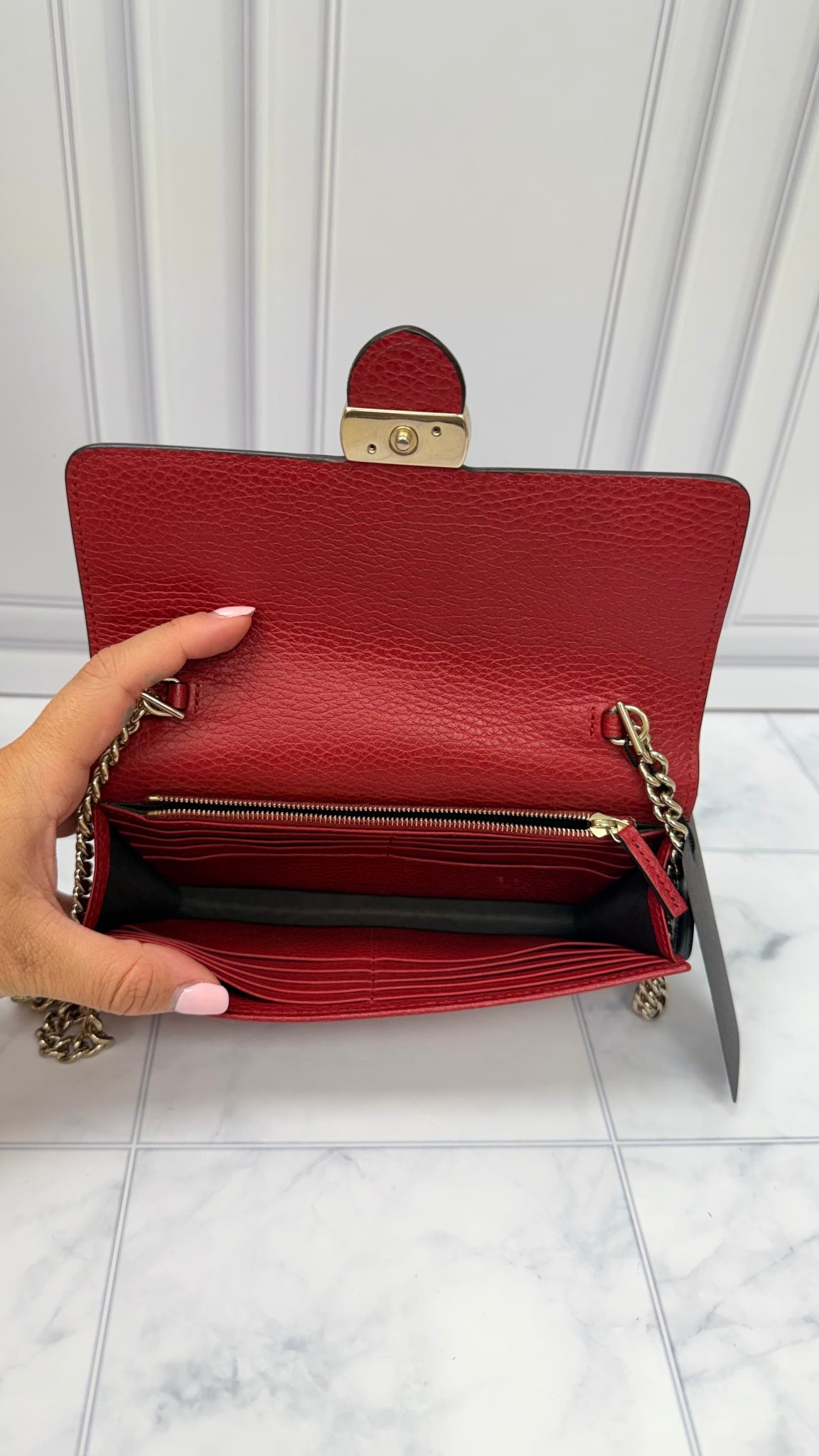 Gucci Red Grained Leather Interlocking G Wallet On A Chain