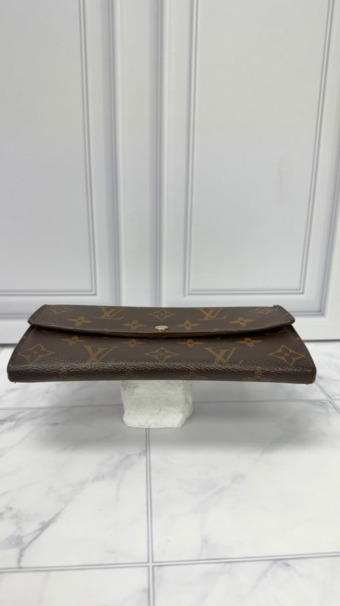 Louis Vuitton Monogram Sarah Wallet 