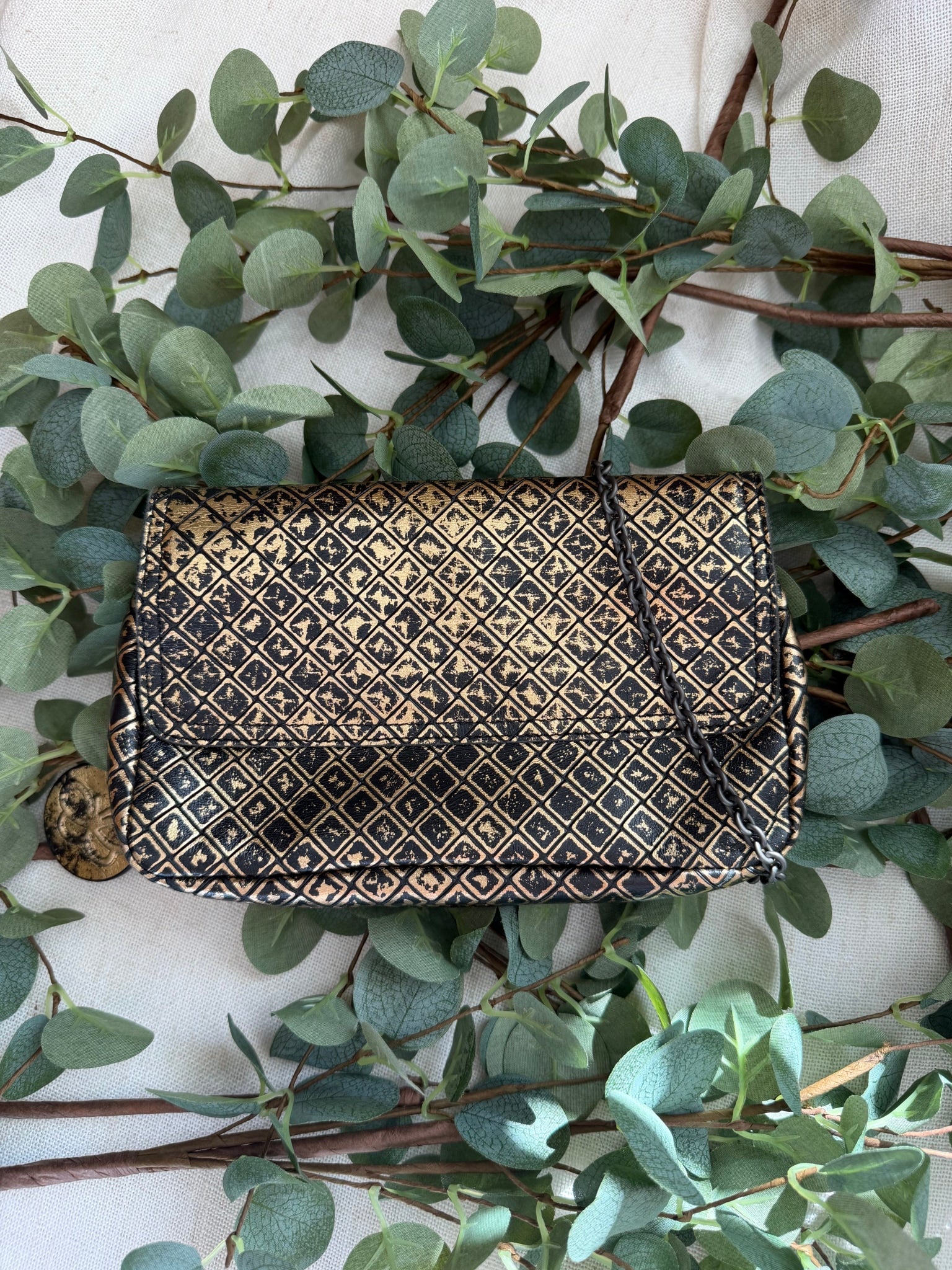 Bottega Veneta Black And Gold Leather Chain Shoulder Bag 