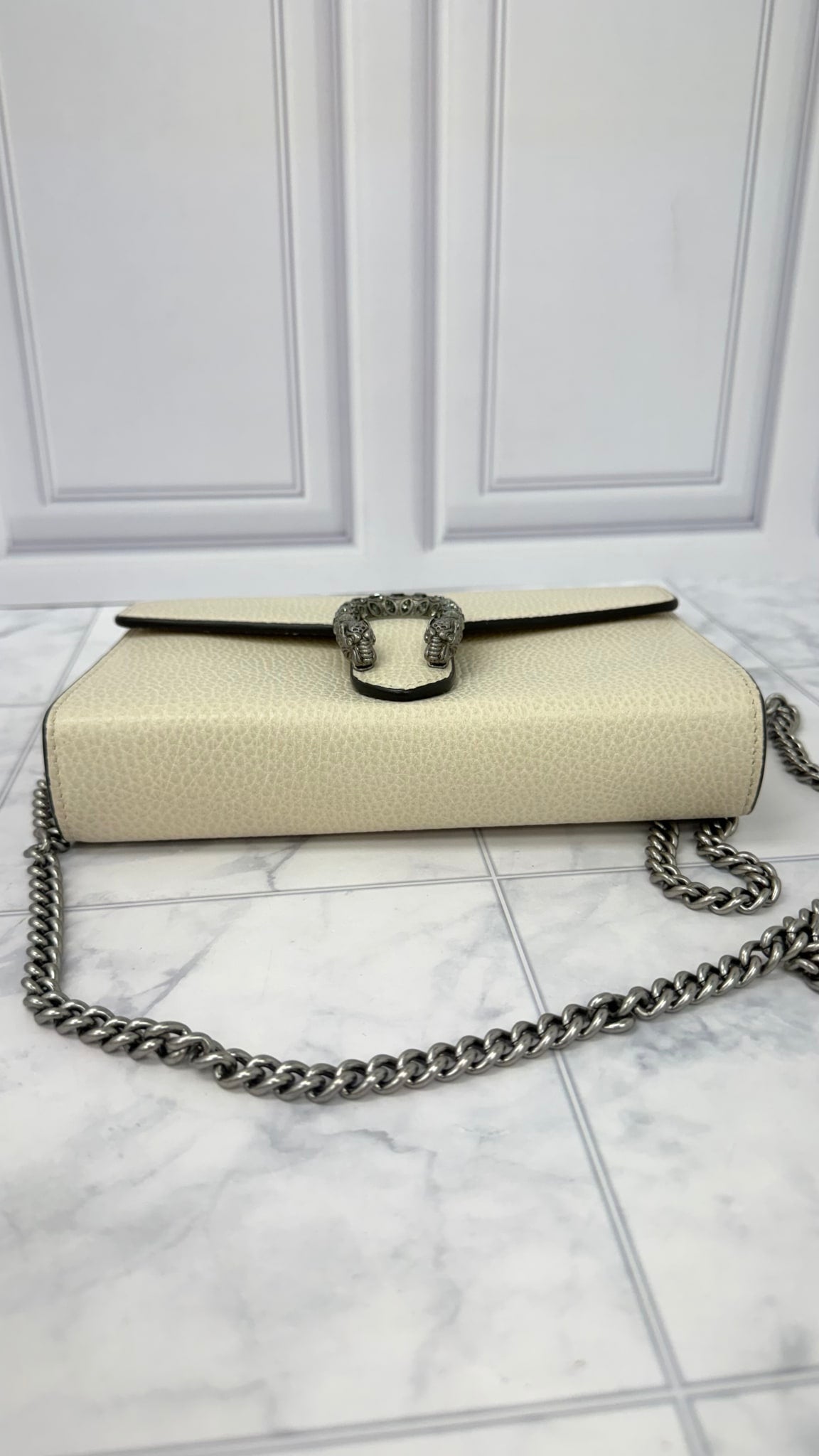 LIKE NEW - Gucci Ivory Grained Leather Dionysus Wallet On A Chain 