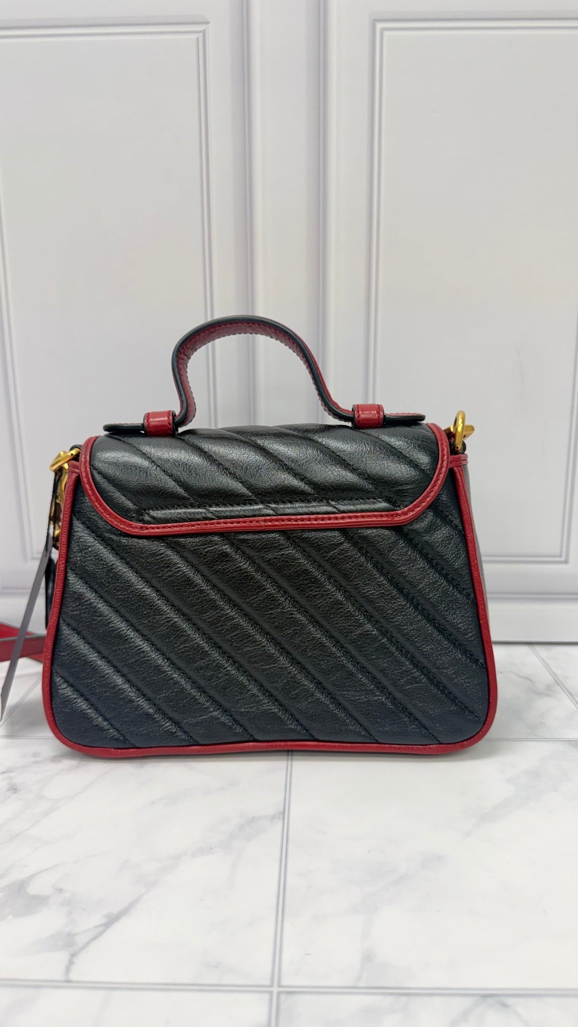 Gucci Black And Red Leather GG Marmont Top Handle Handbag 