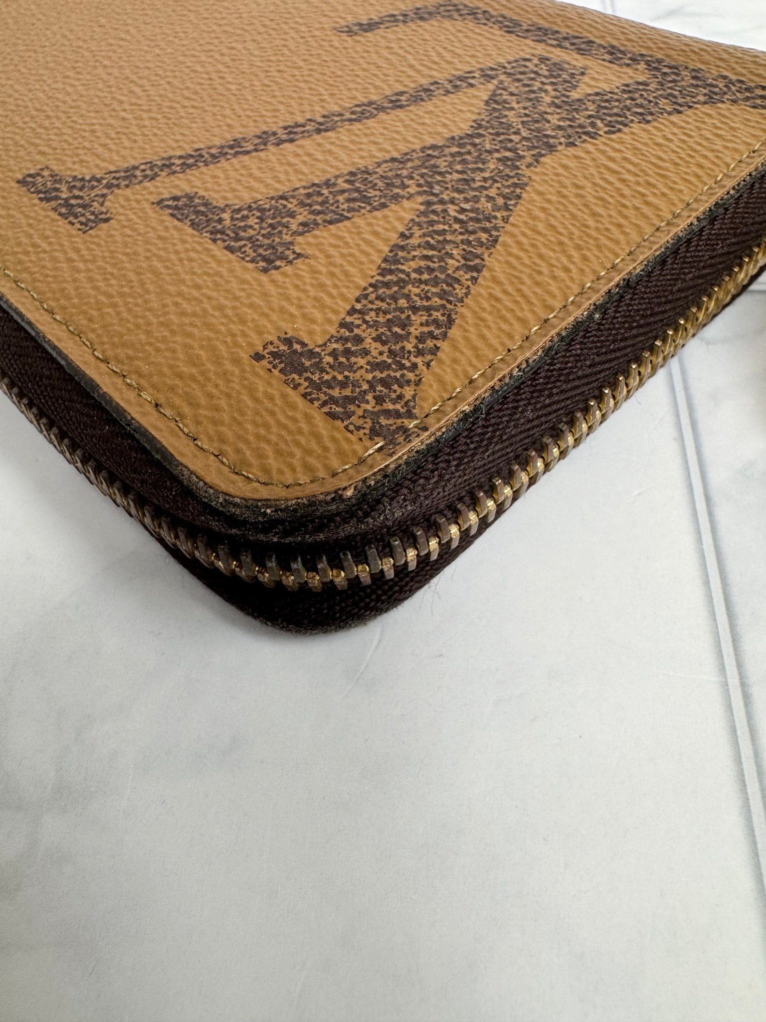 Louis Vuitton Reverse Giant Monogram Long Zippy Wallet