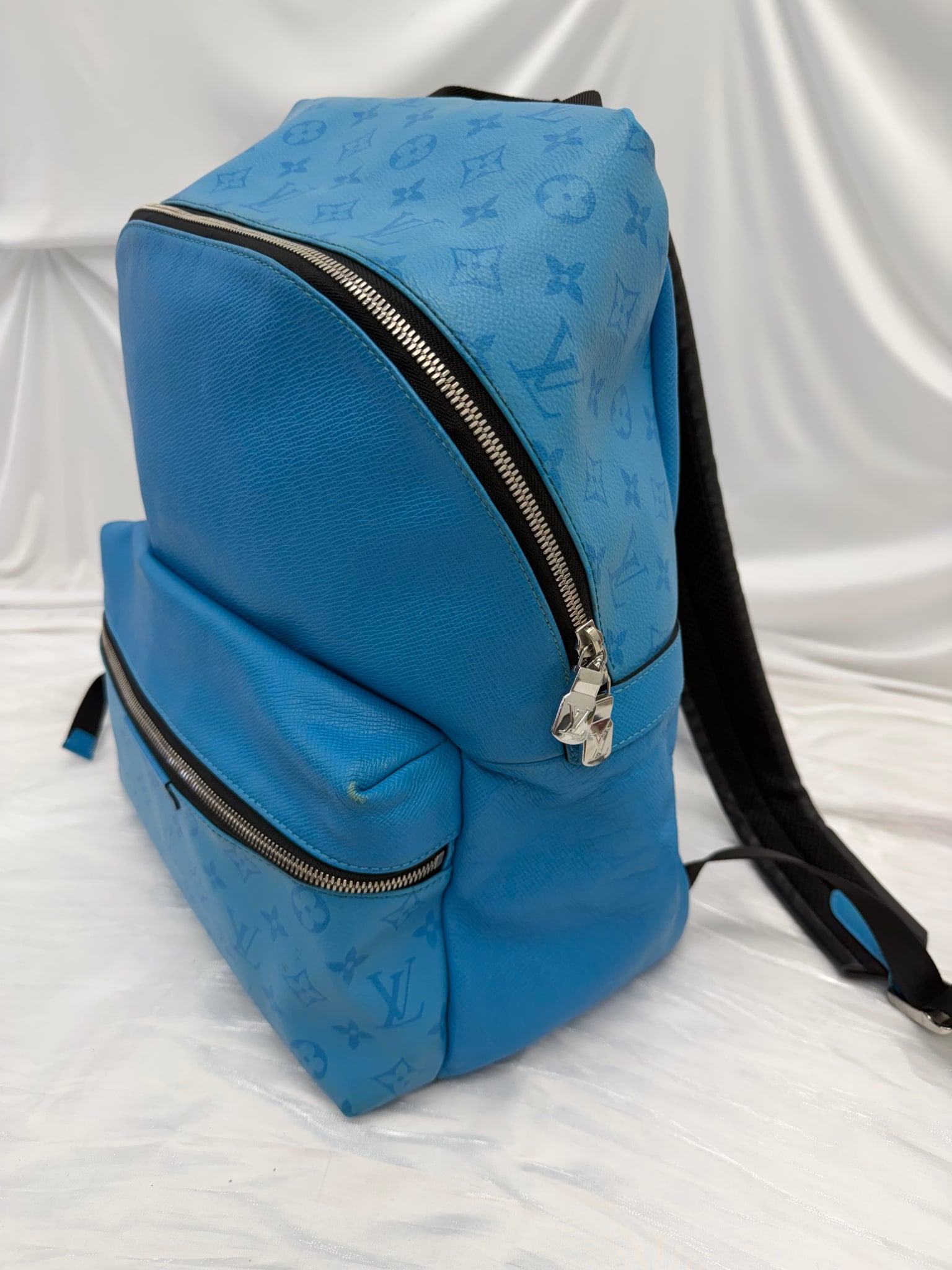 Louis Vuitton Miami Blue Taigarama Discovery Backpack