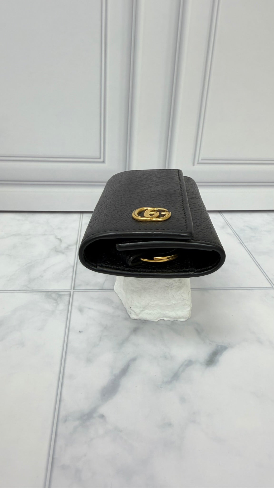 Gucci Black Leather GG Marmont 6 Key Case