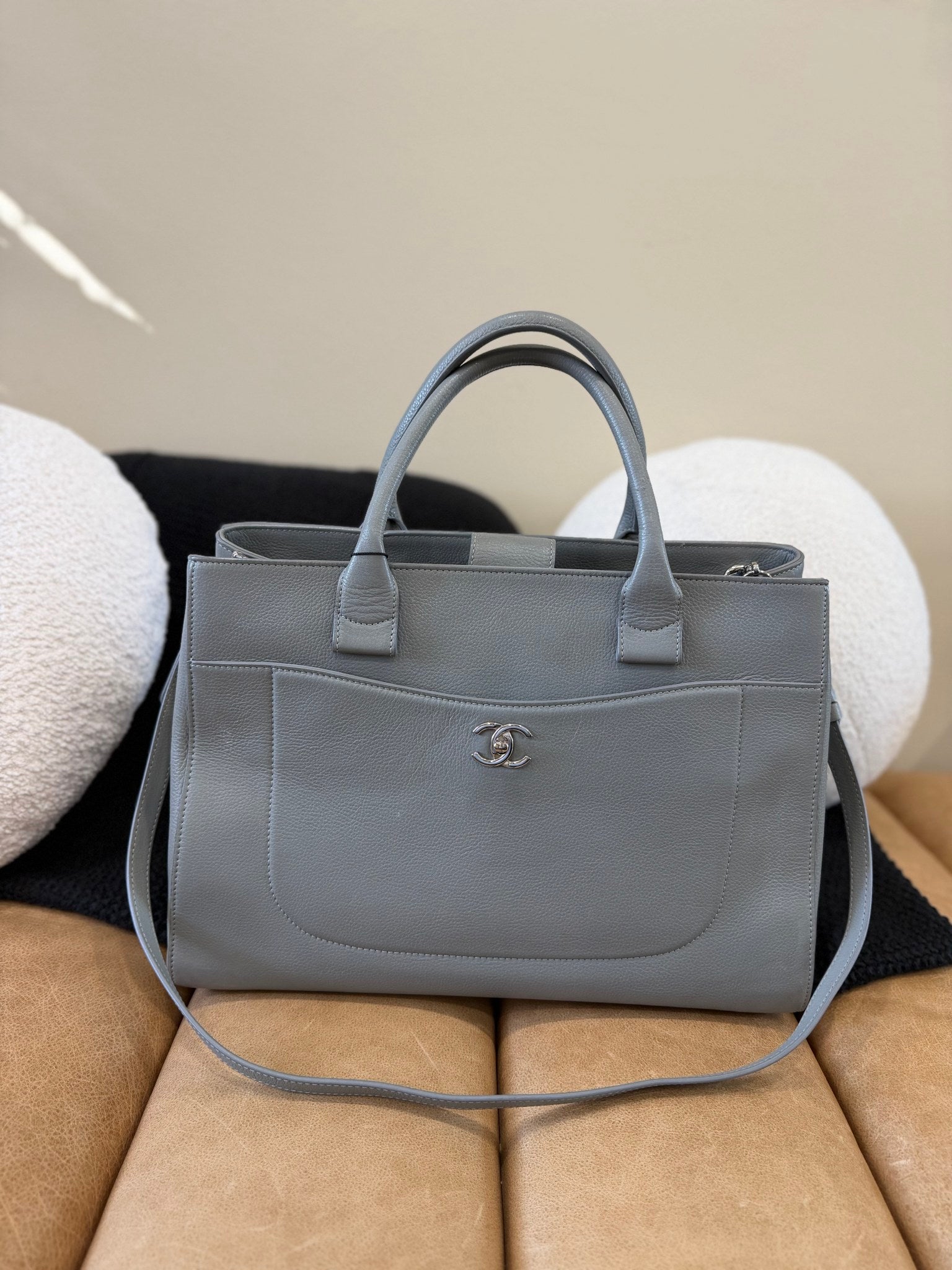 Chanel Grey Grained Calfskin Medium Neo Executive Tote