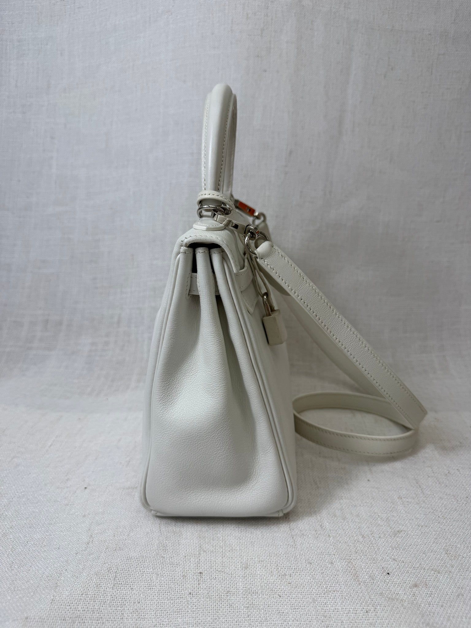 Hermes White Swift Leather Kelly 25 Hand Bag 