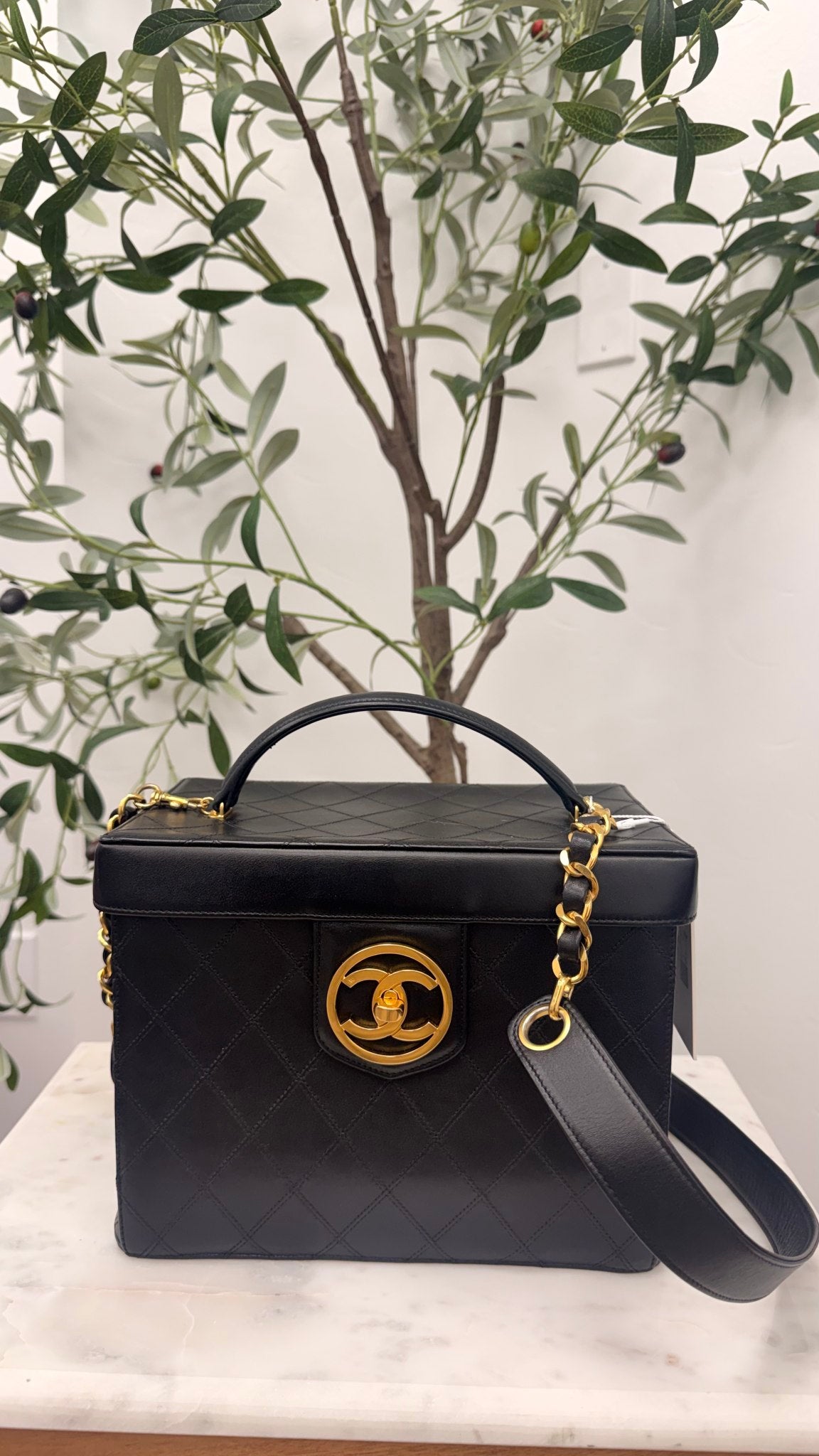 Chanel Black Calfskin Leather 24K Gold Vintage Vanity Bag 