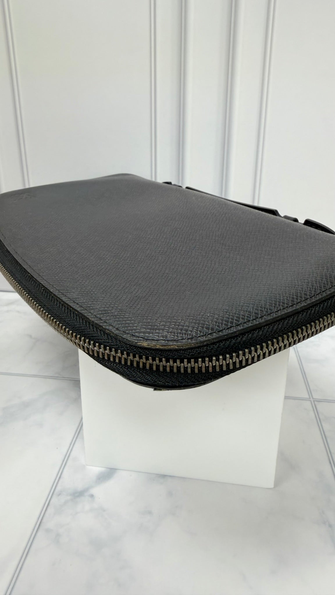 Louis Vuitton Black Taiga Leather Atoll Travel Organizer