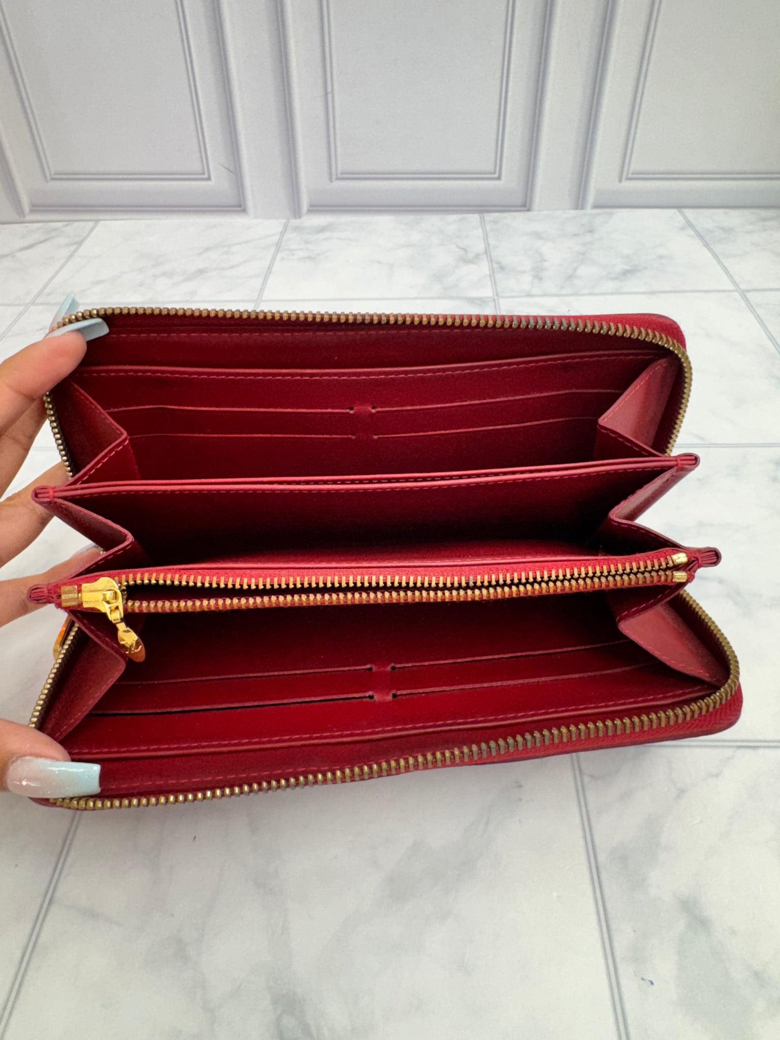 Louis Vuitton Red Vernis Monogram Zippy Wallet