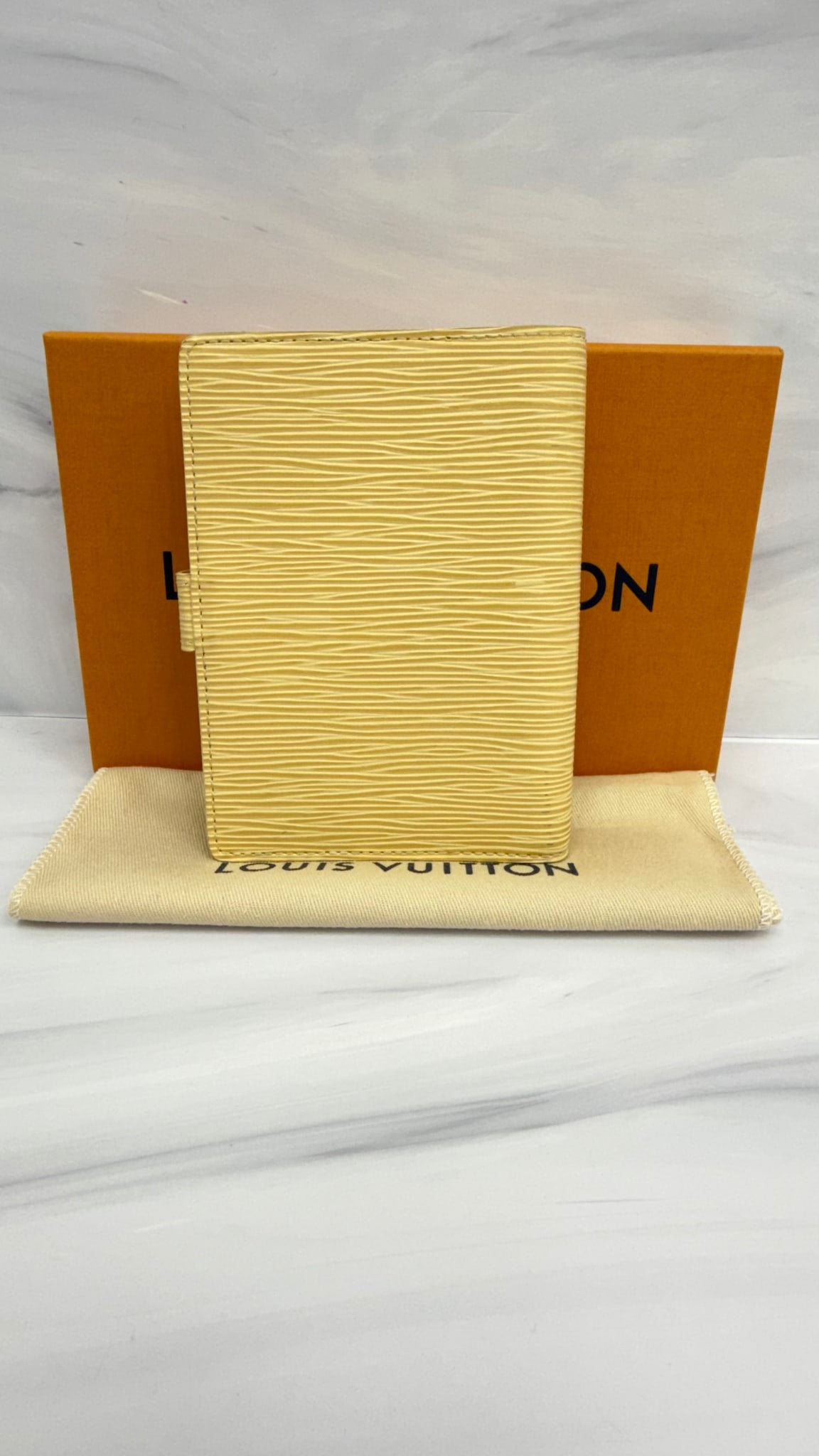 Louis Vuitton Beige Epi Leather Passport Agenda Cover PM